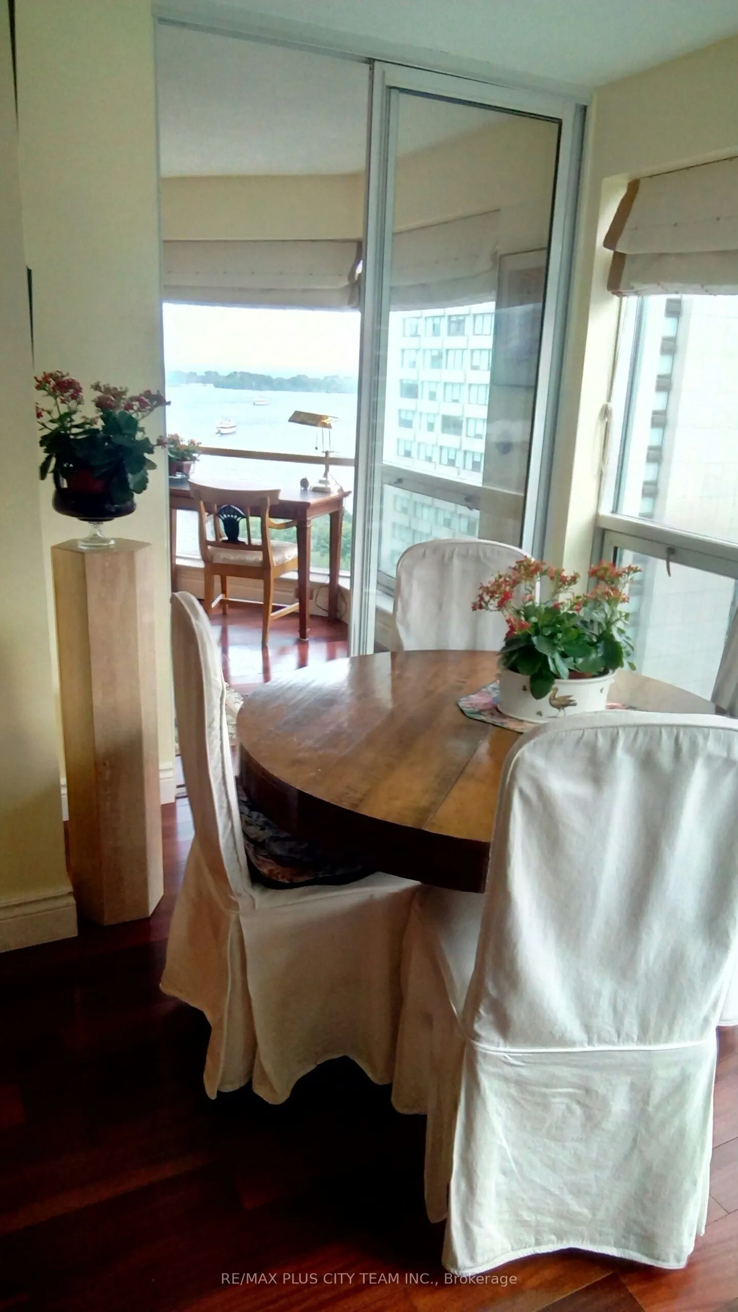 10 Queens Quay W, #1807
