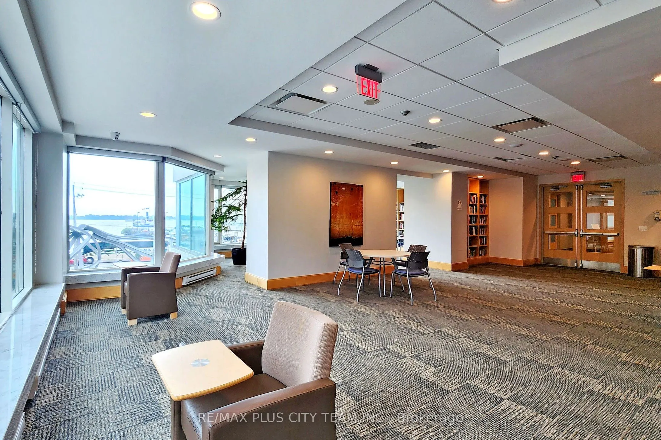 10 Queens Quay W, #1807