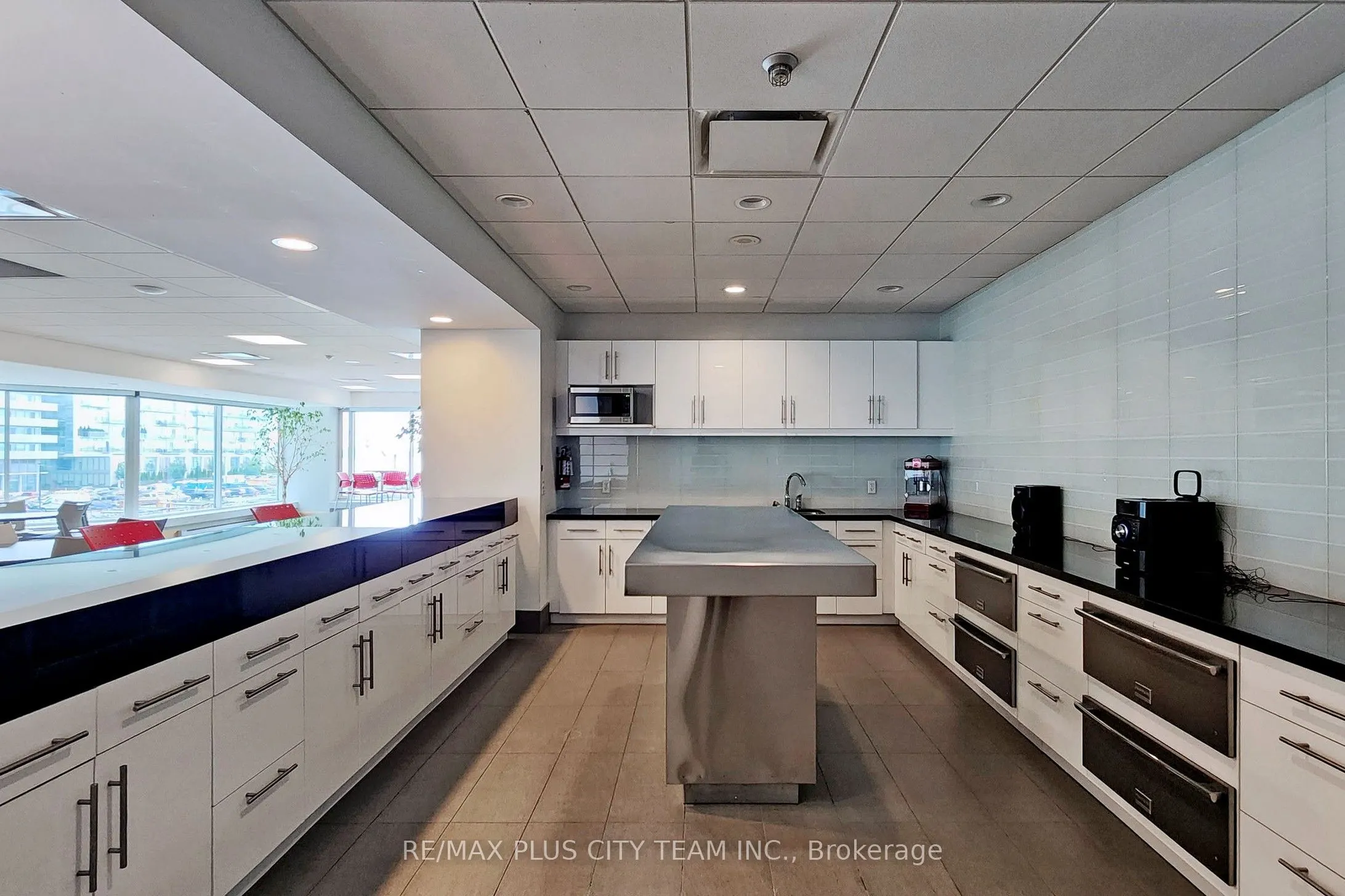 10 Queens Quay W, #1807