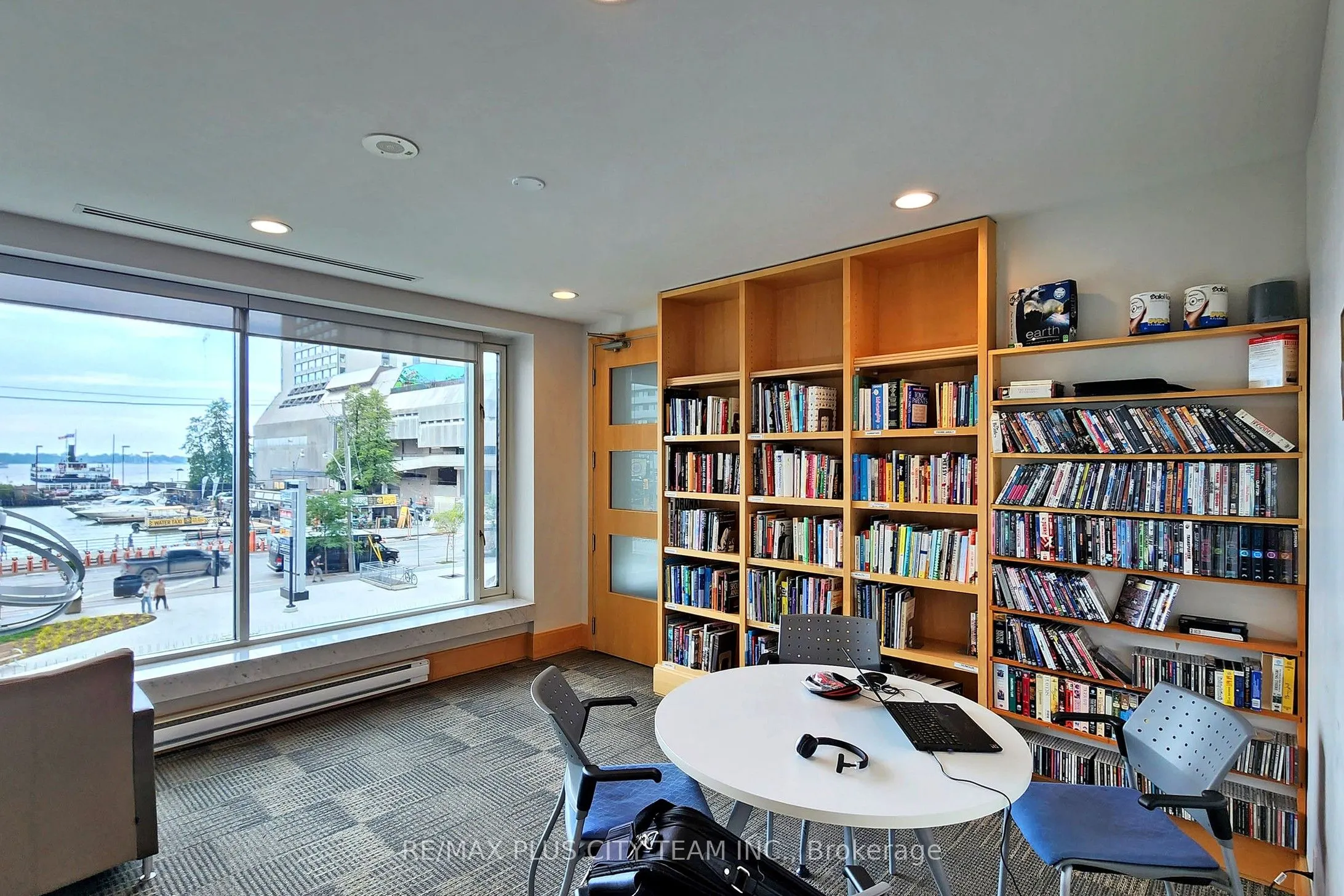 10 Queens Quay W, #1807