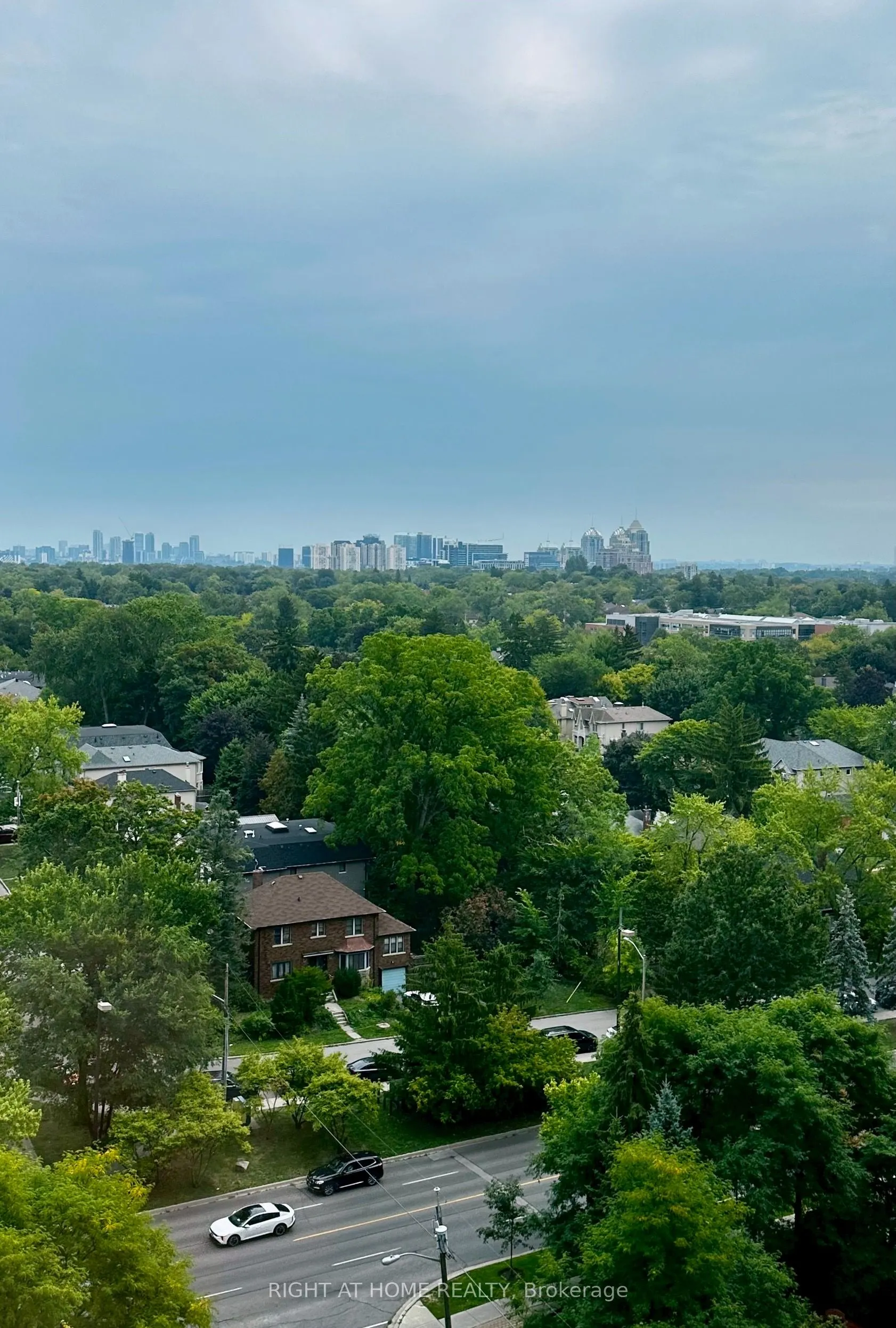 18 PARKVIEW Avenue, #1606