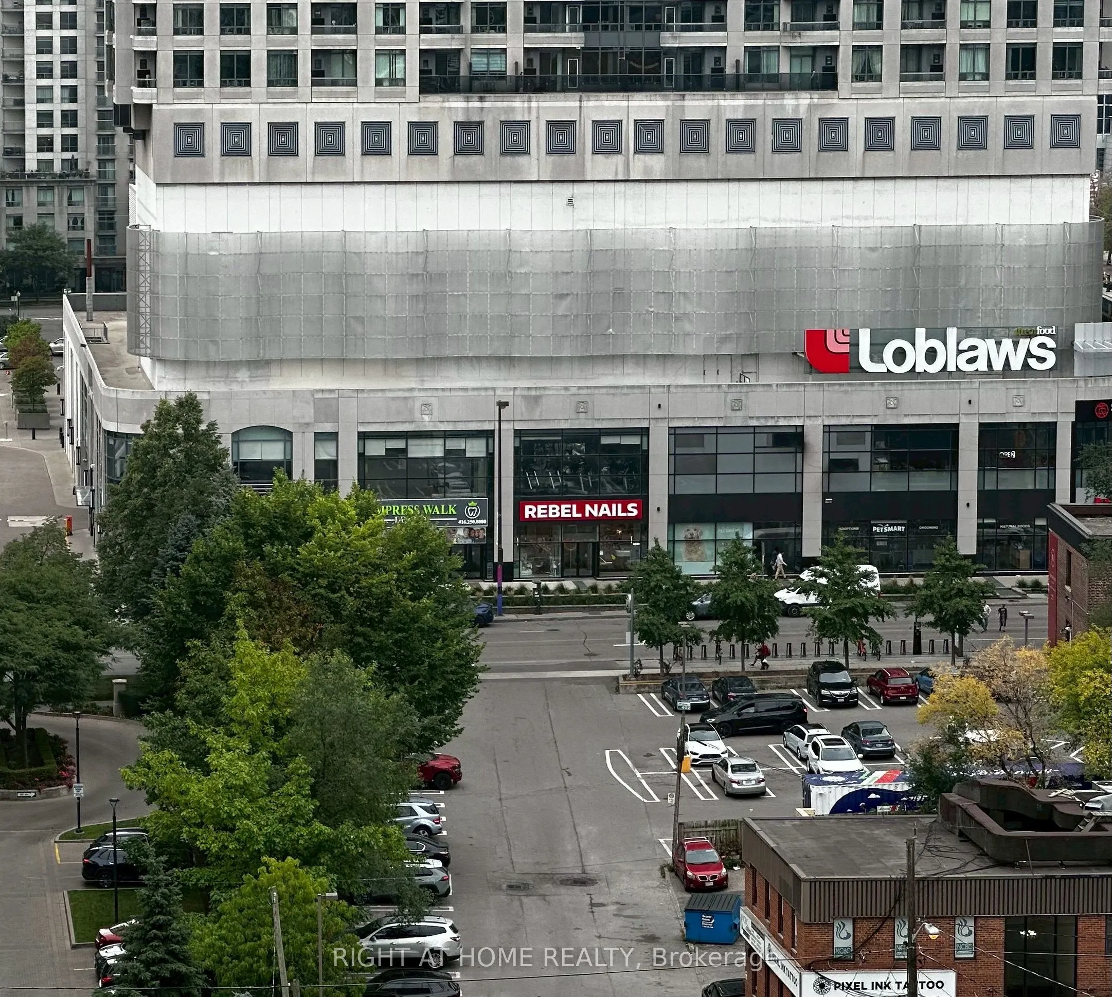 18 PARKVIEW Avenue, #1606