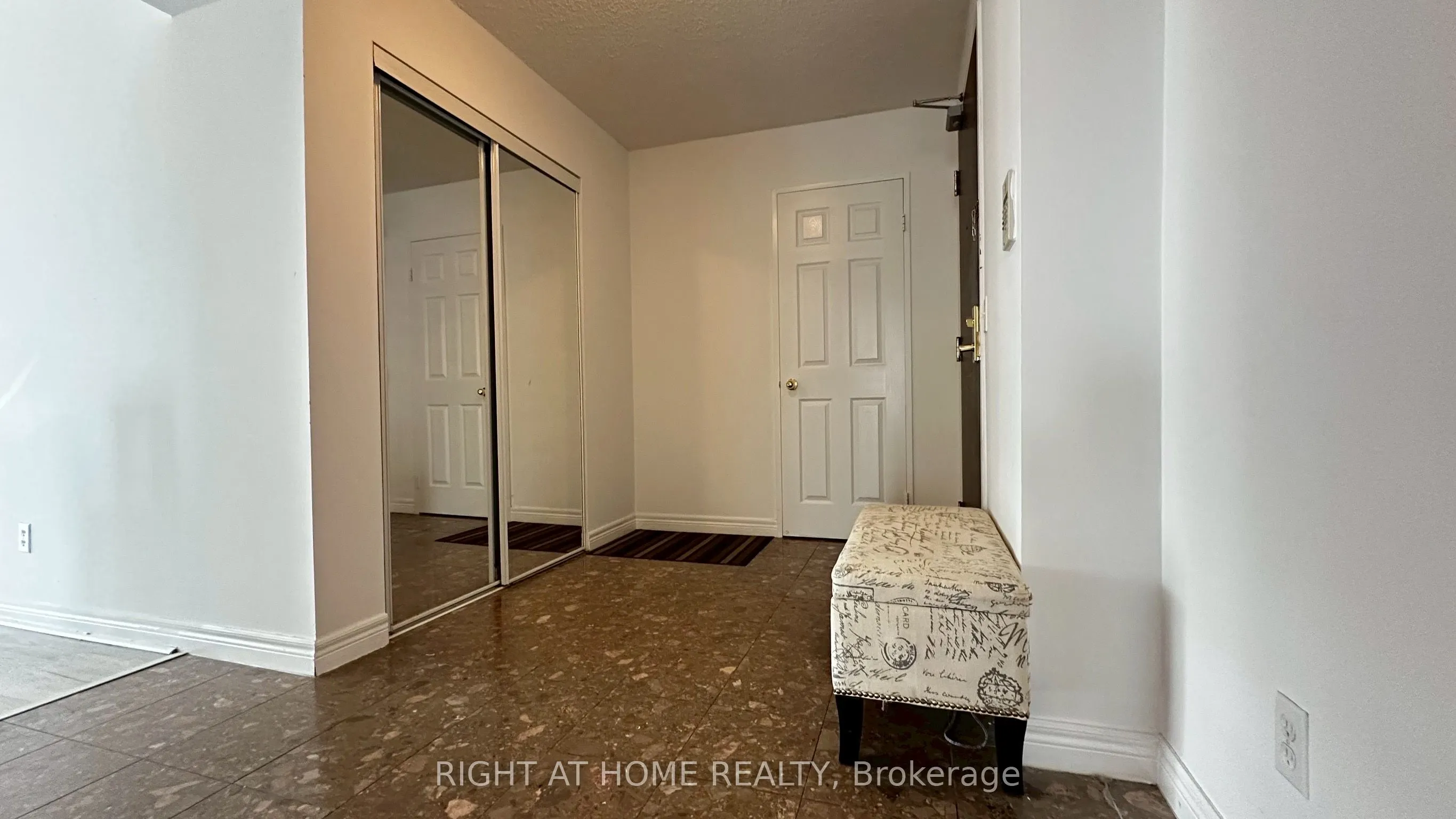 18 PARKVIEW Avenue, #1606