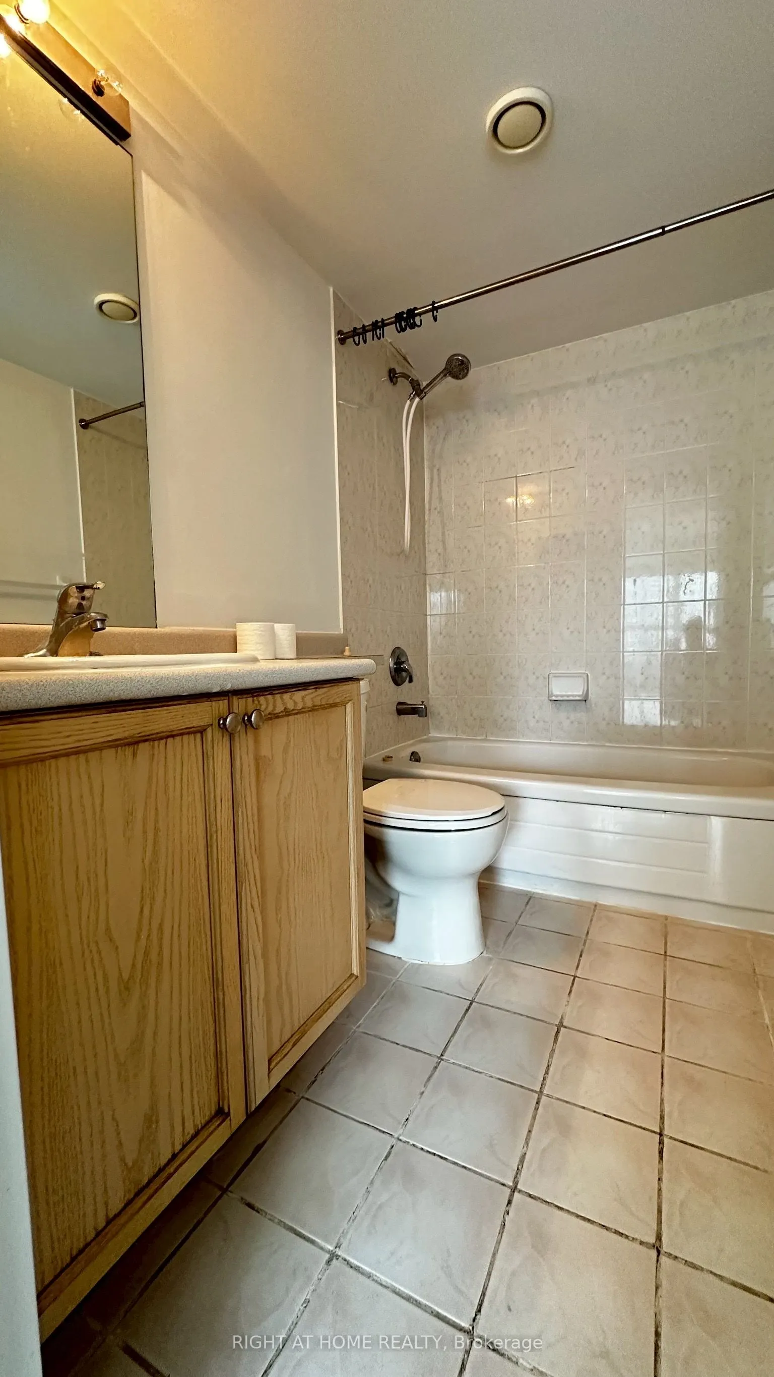 18 PARKVIEW Avenue, #1606
