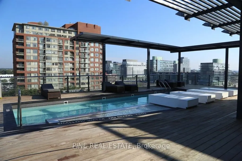 70 Distillery Lane, #2902