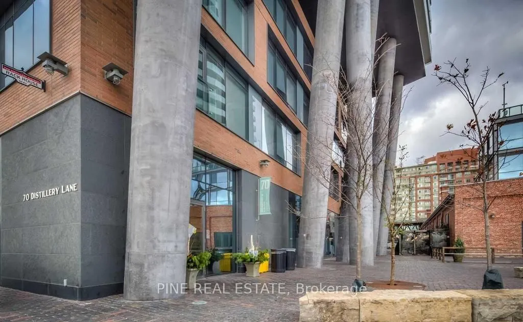 70 Distillery Lane, #2902