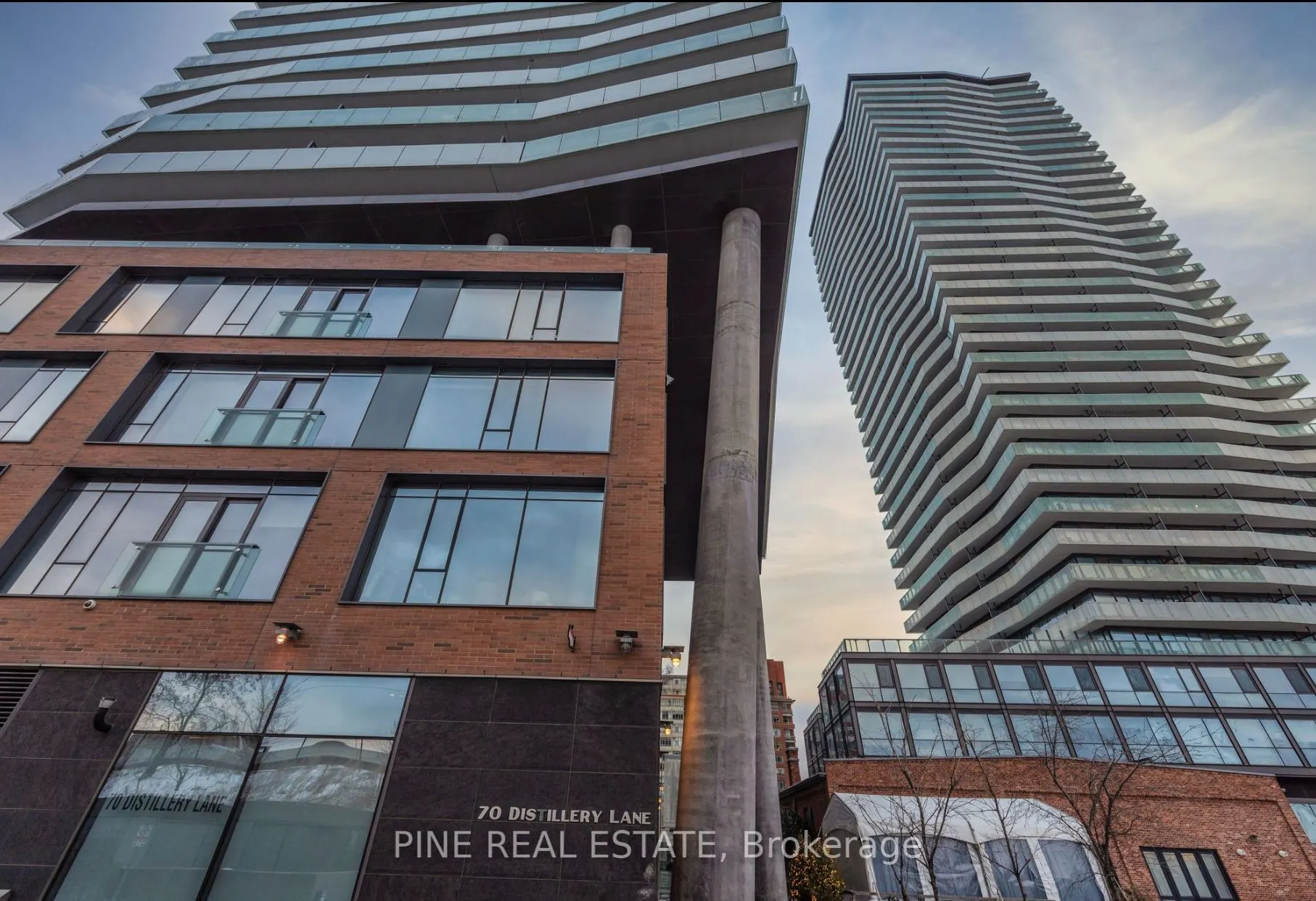 70 Distillery Lane, #2902