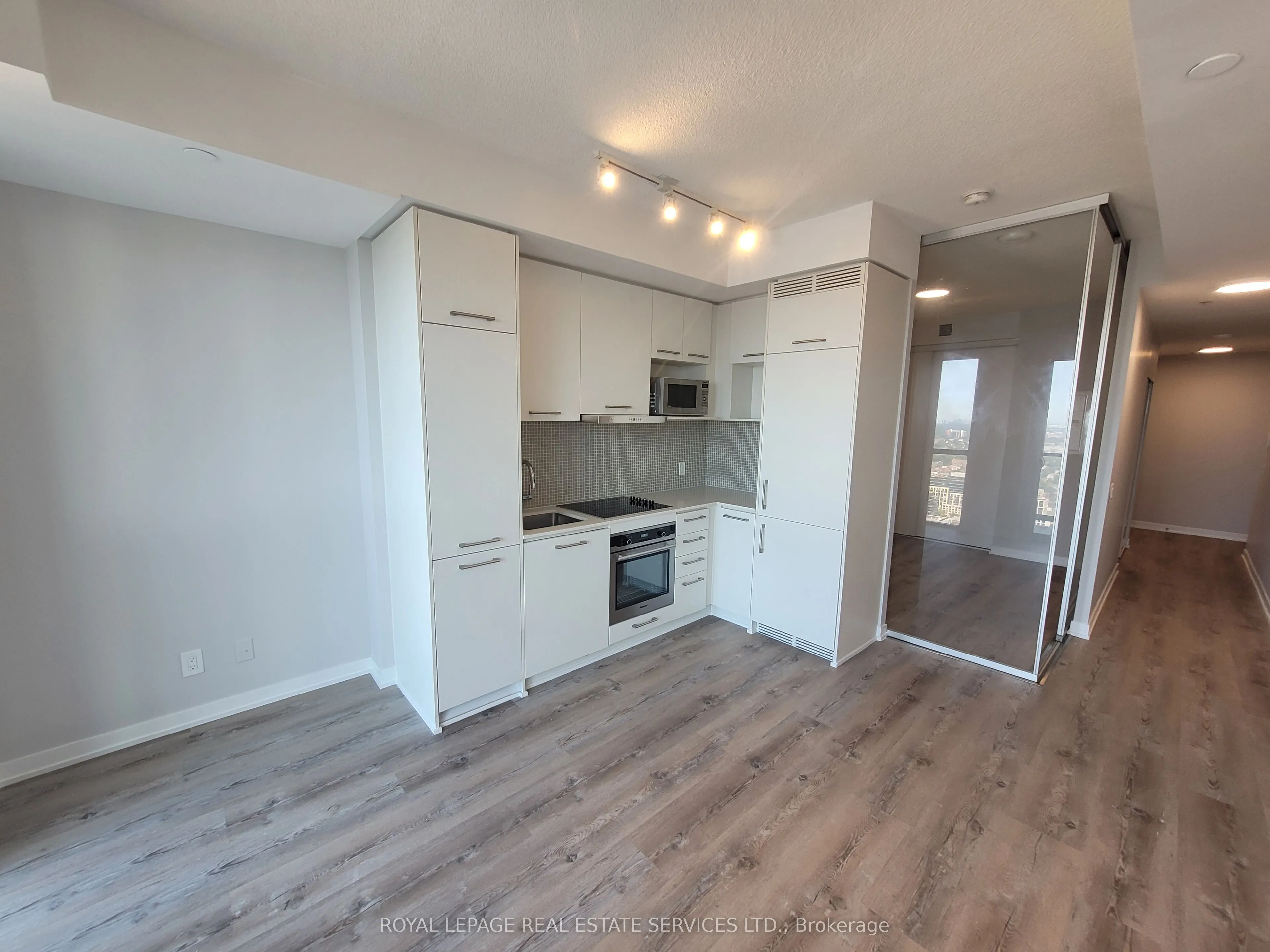 87 Peter Street, #4203