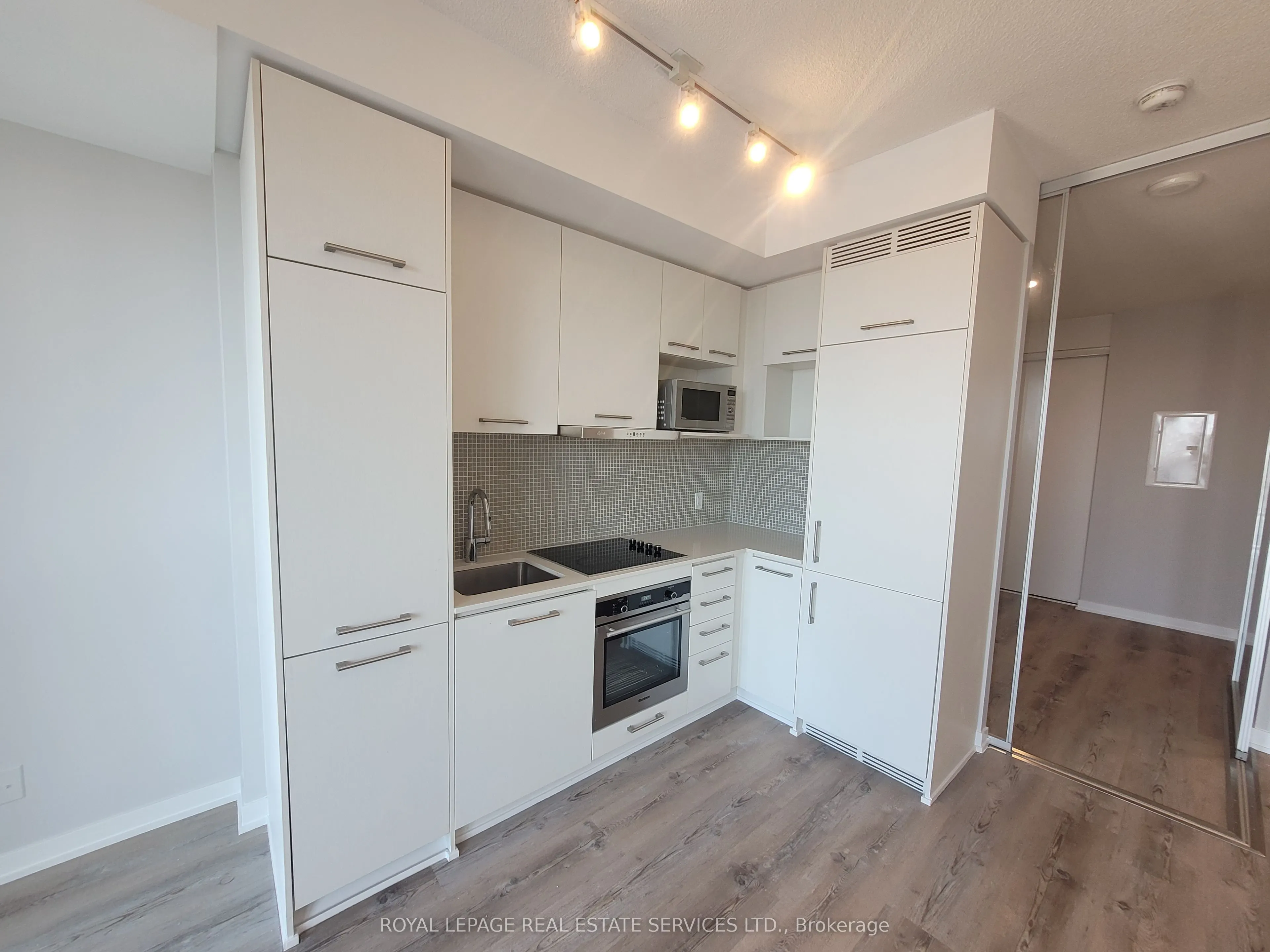 87 Peter Street, #4203