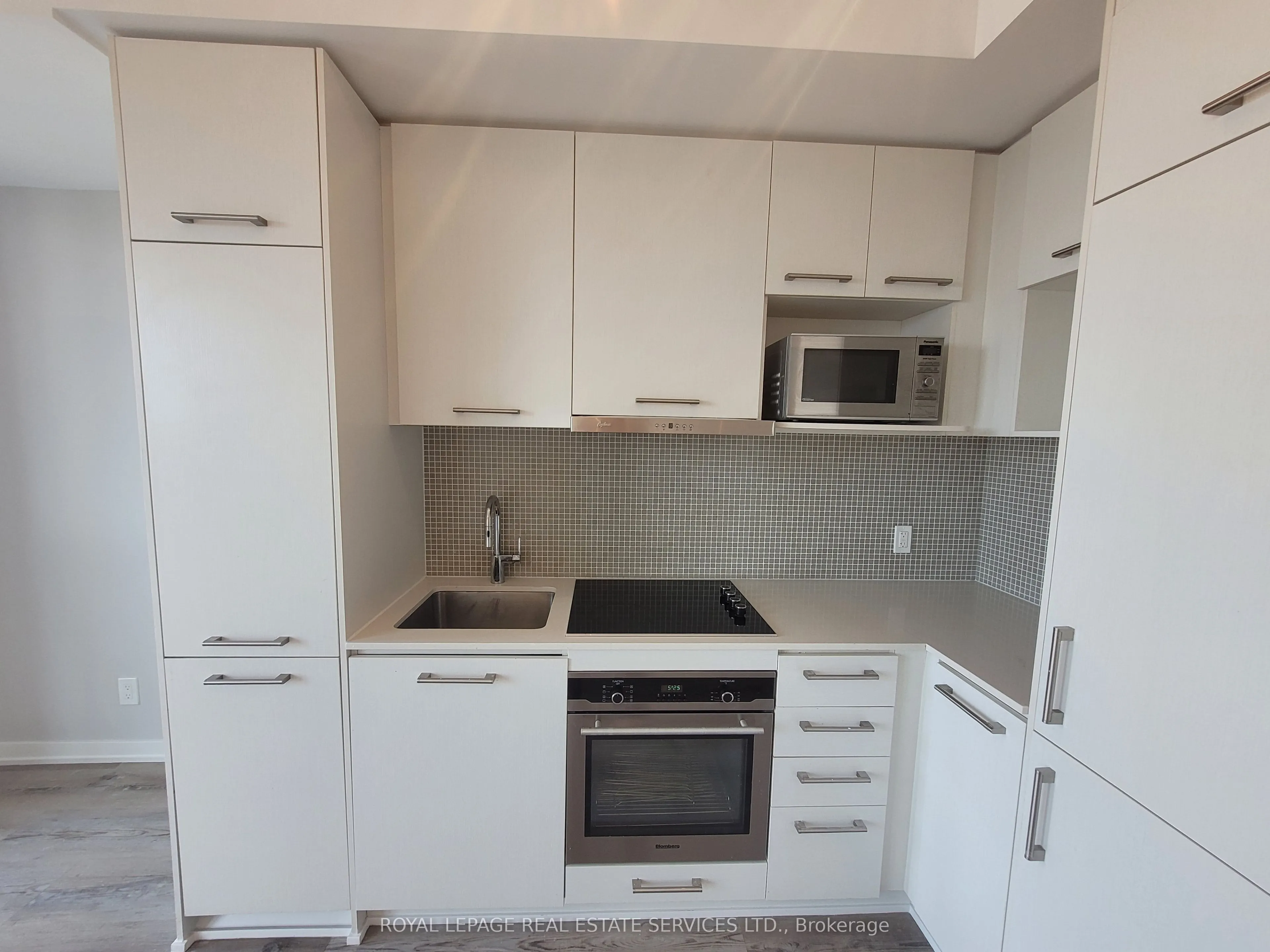 87 Peter Street, #4203