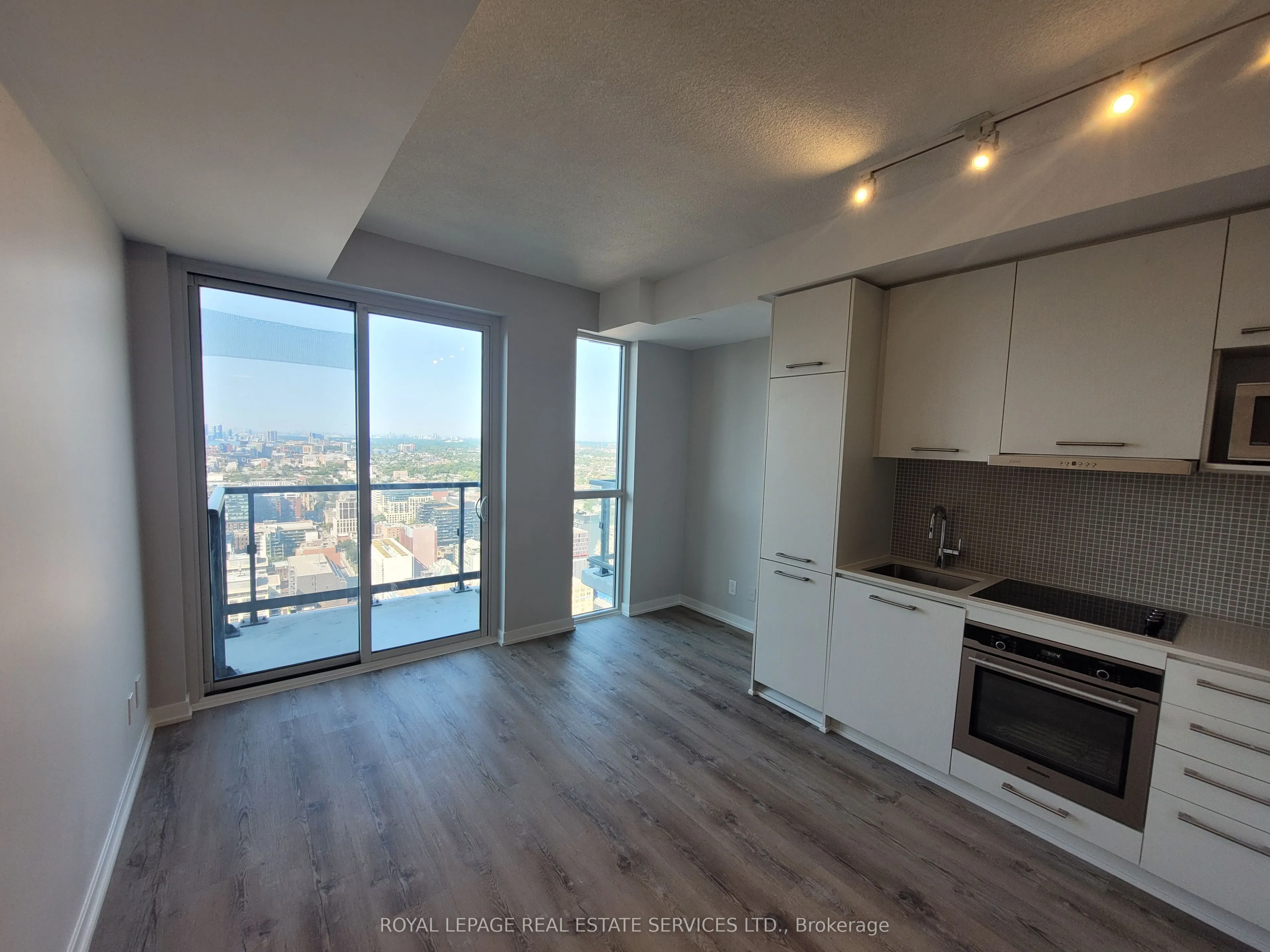 87 Peter Street, #4203