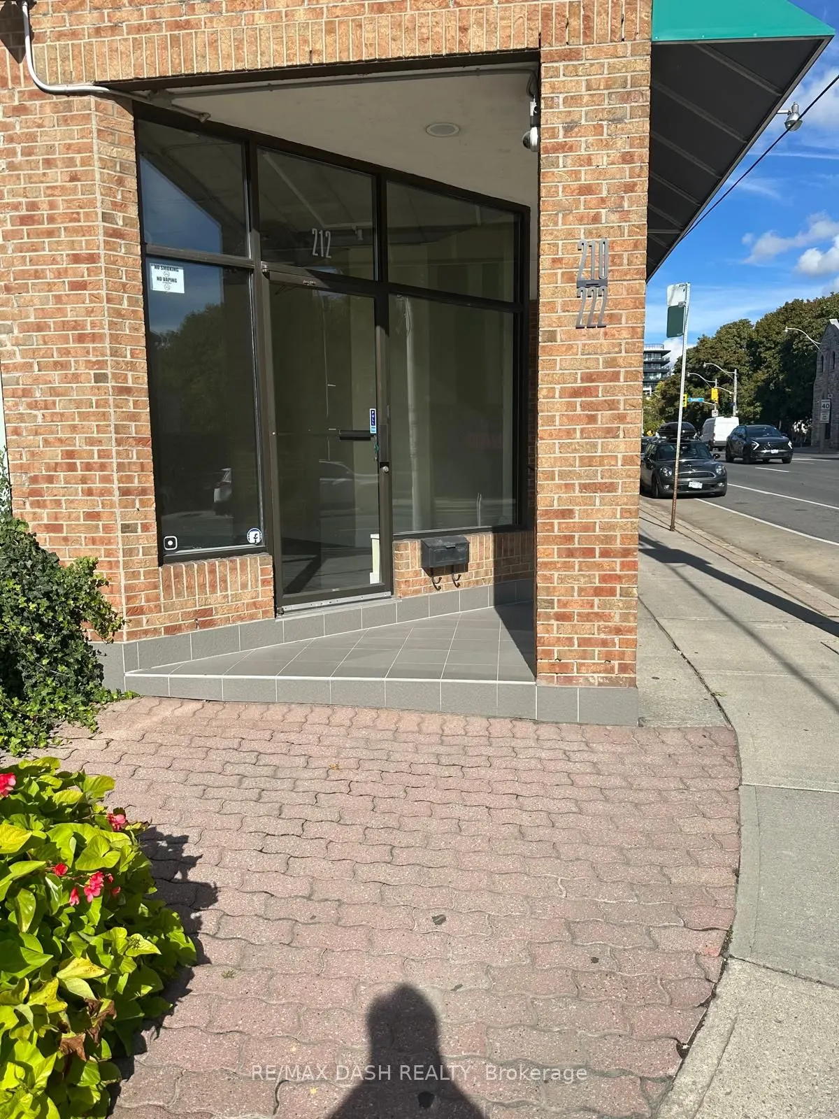 212 Avenue Road