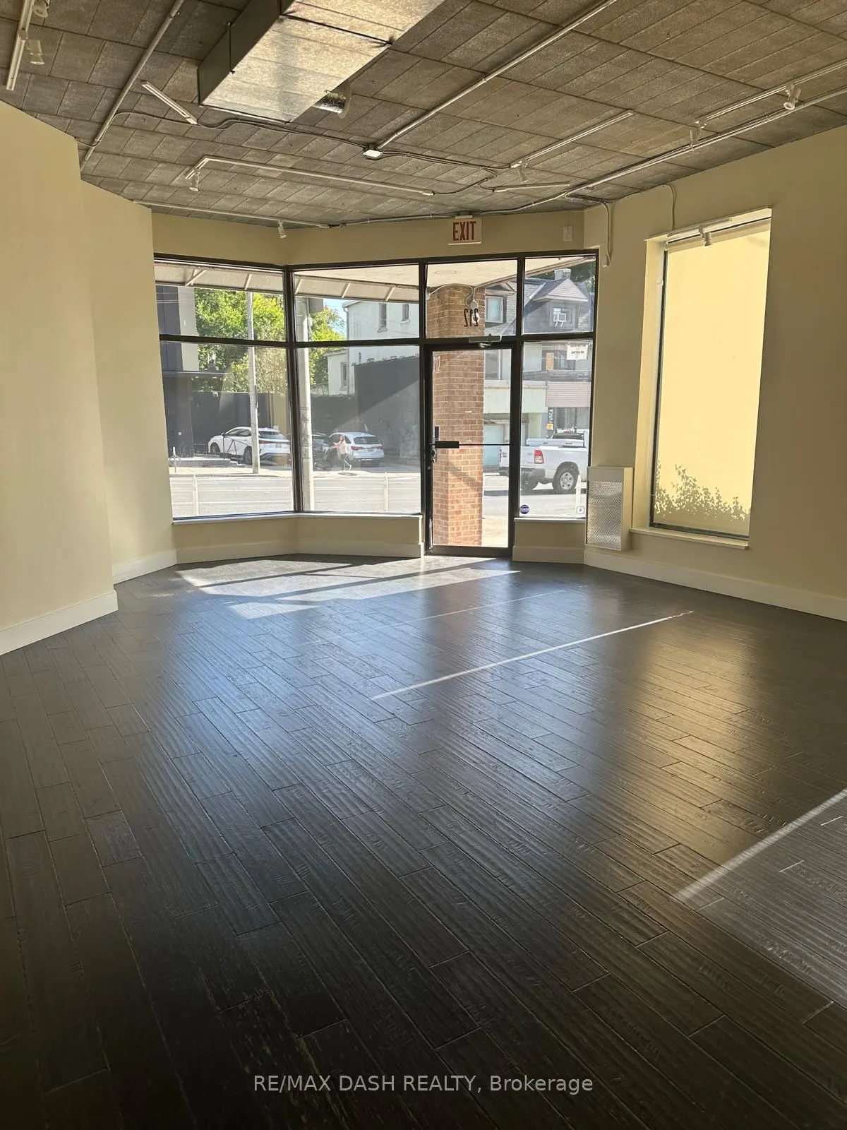 212 Avenue Road