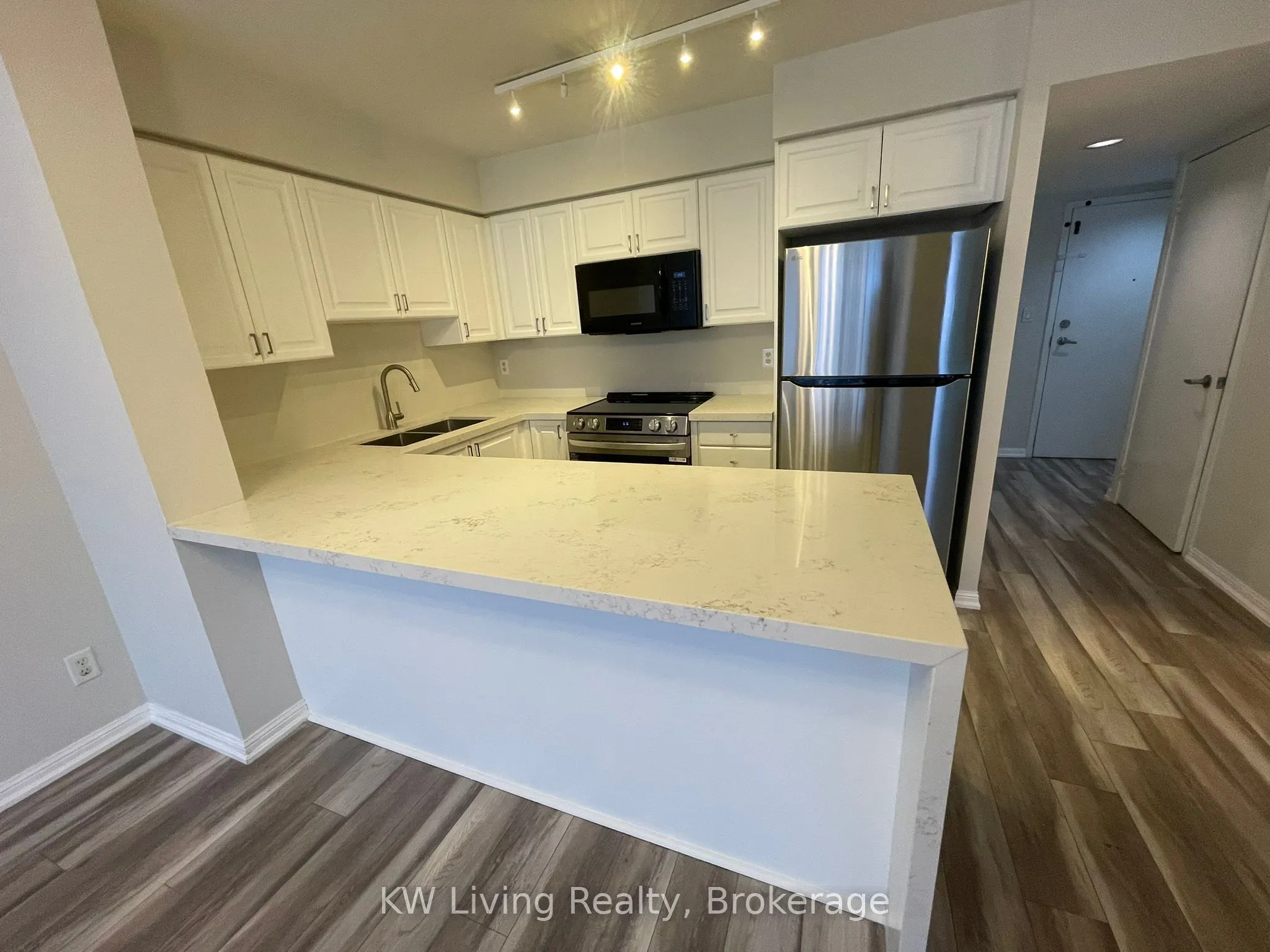 100 King Street W, #307