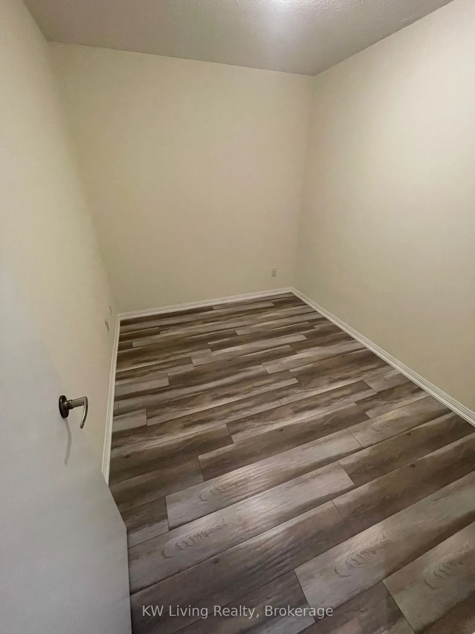 100 King Street W, #307