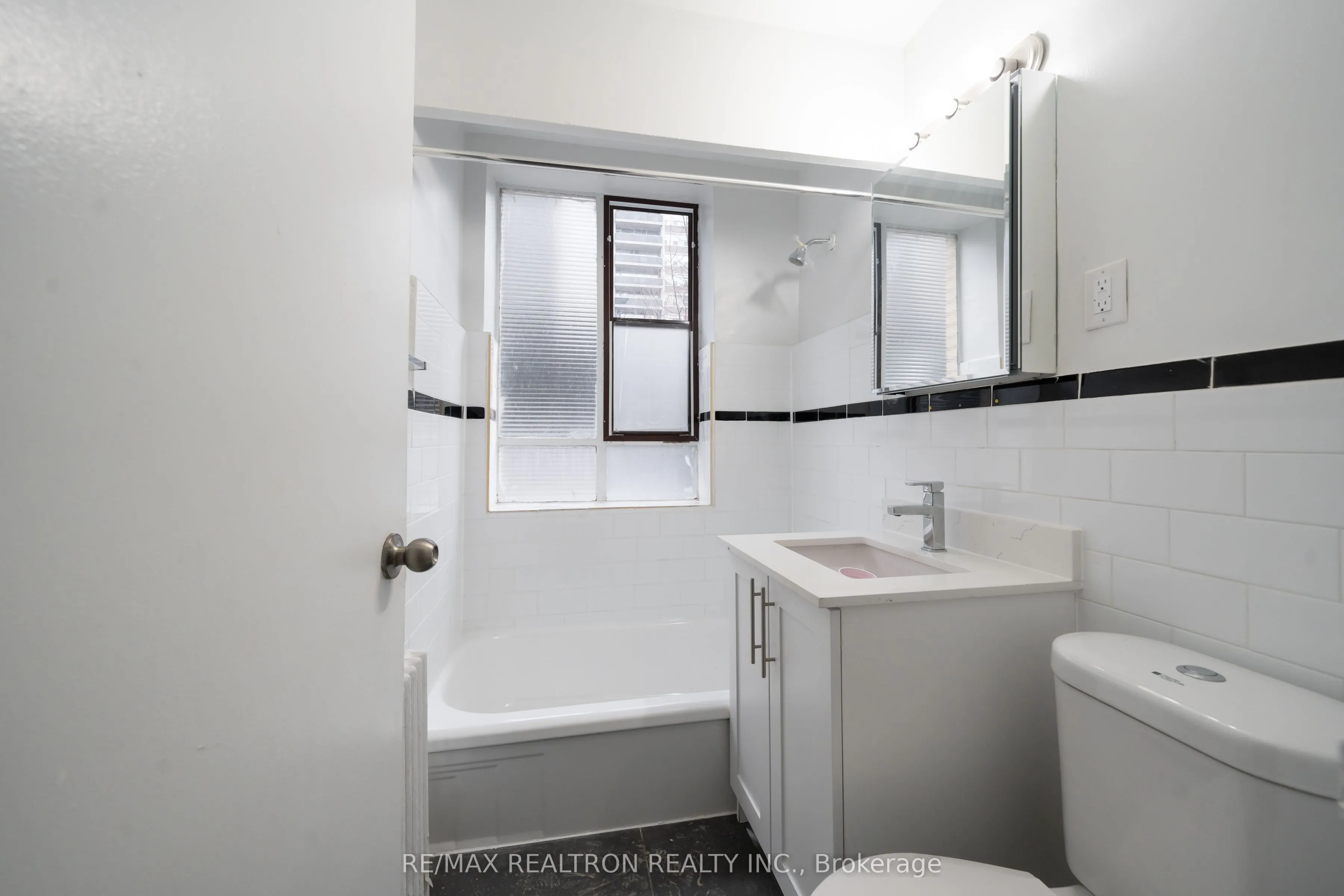 77 Erskine Avenue, #211