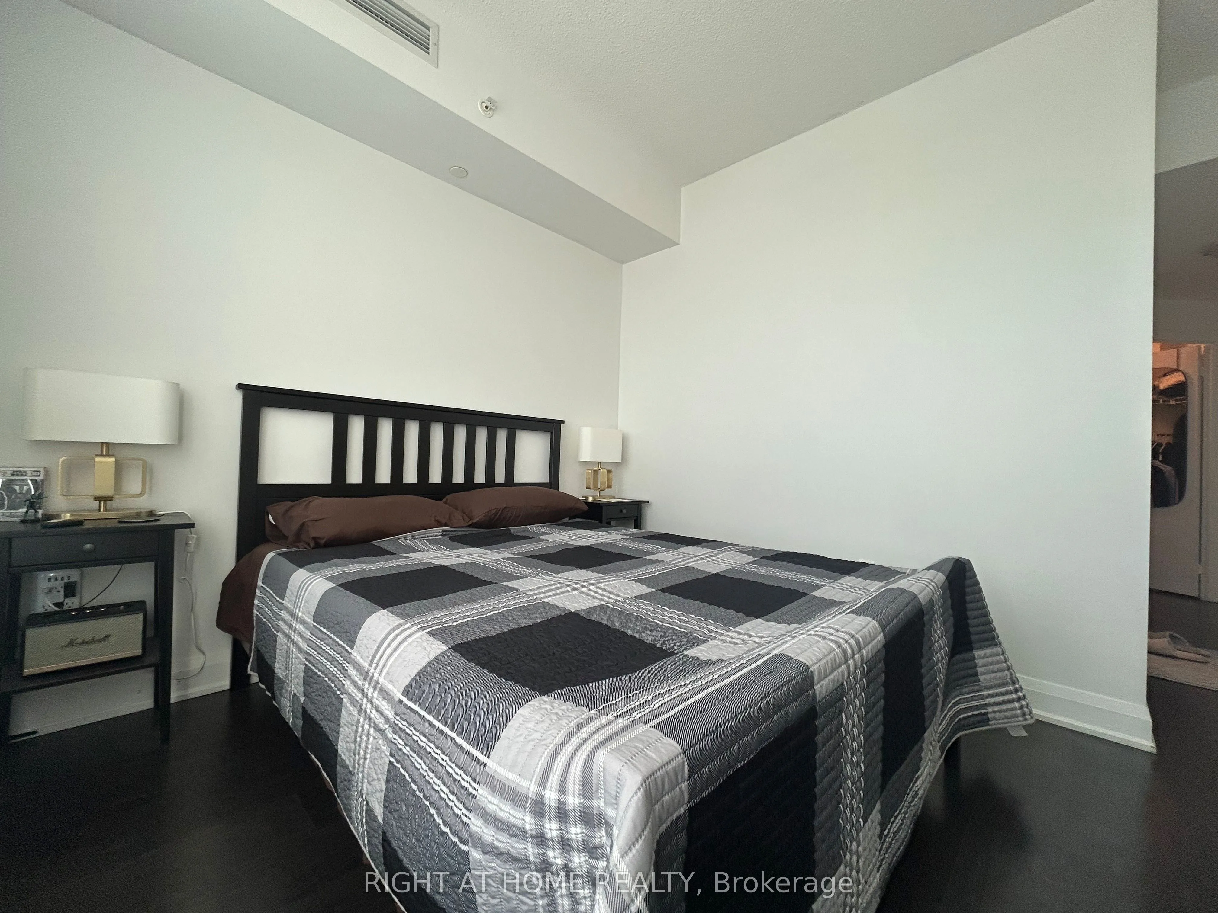 160 Vanderhoof Avenue, #405