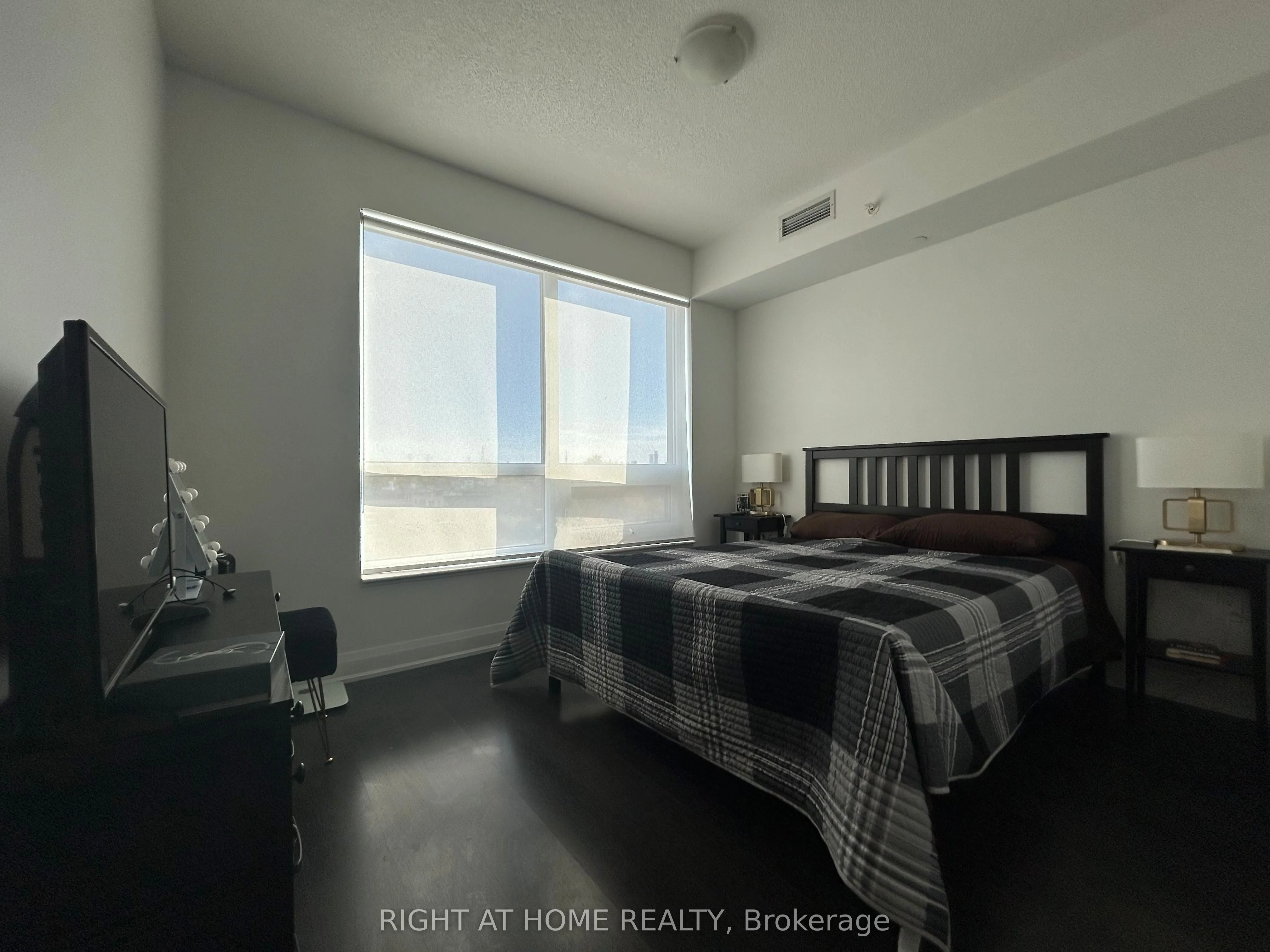 160 Vanderhoof Avenue, #405