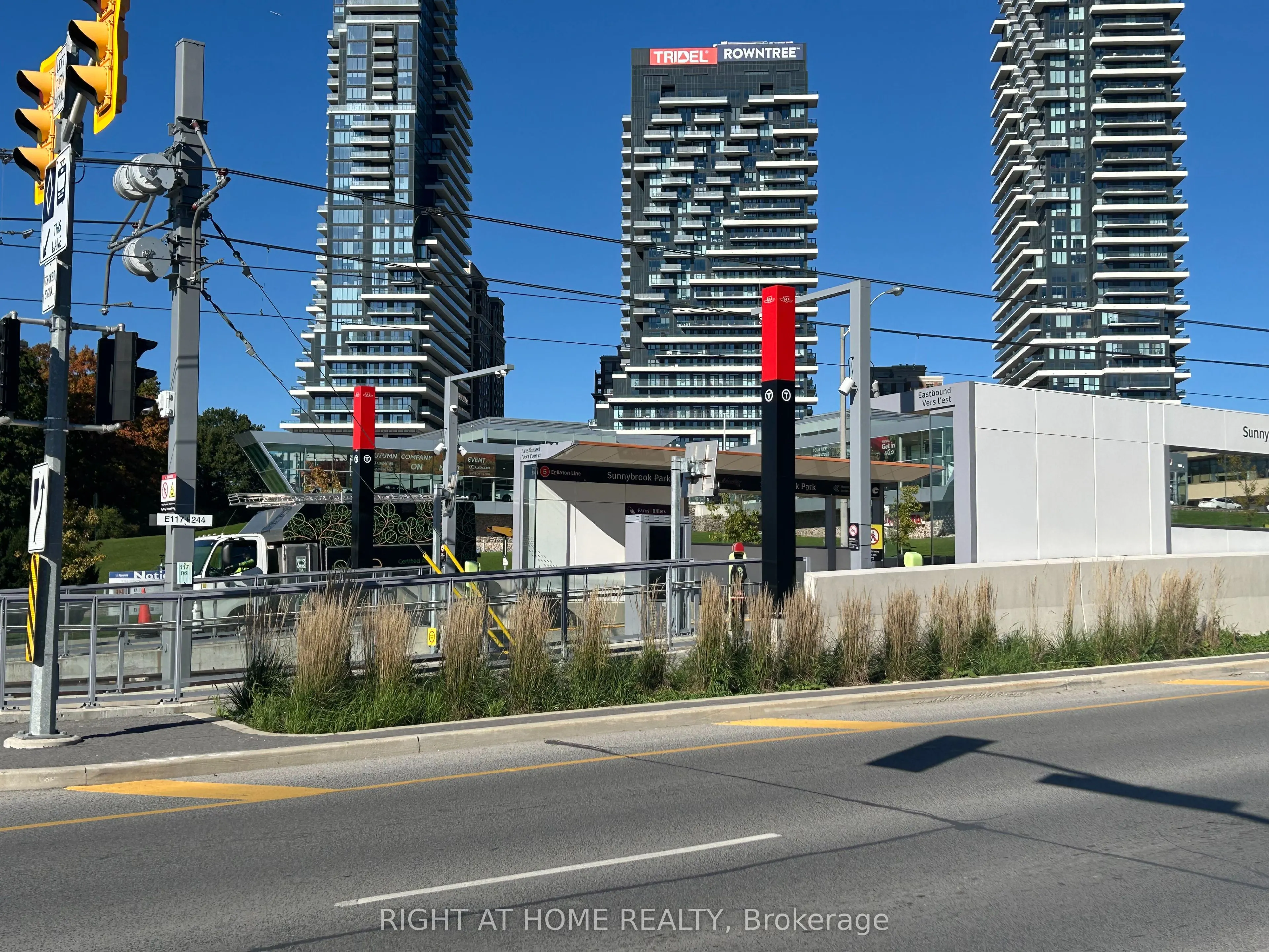 160 Vanderhoof Avenue, #405