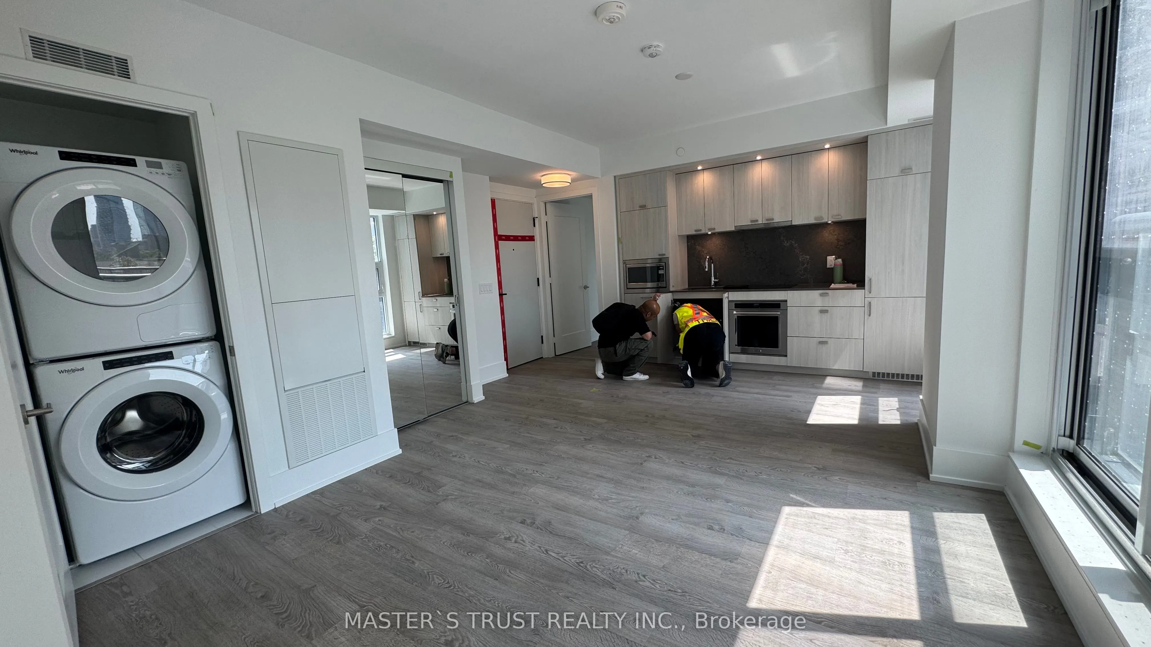 115 denison Avenue S, #317