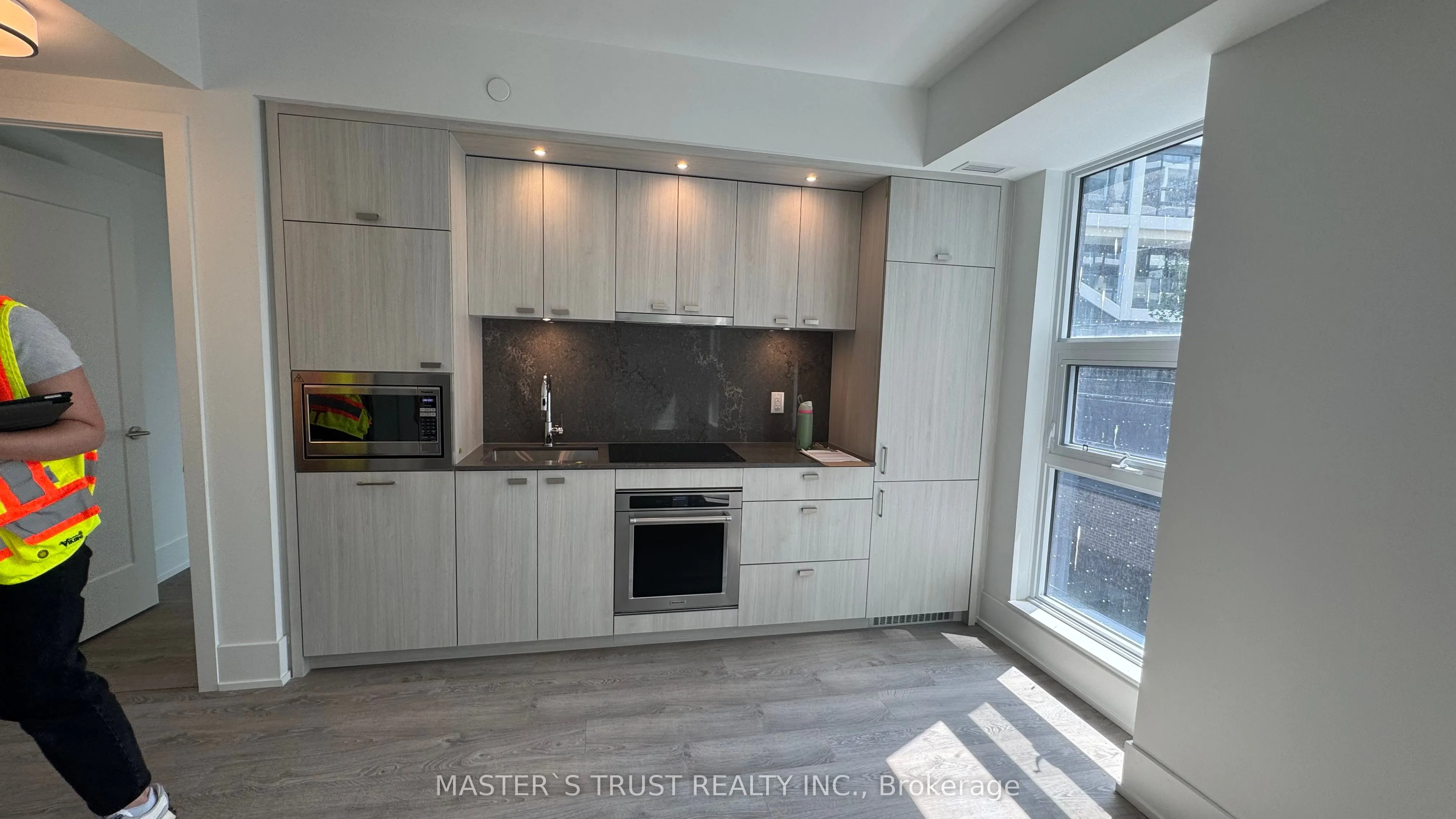 115 denison Avenue S, #317