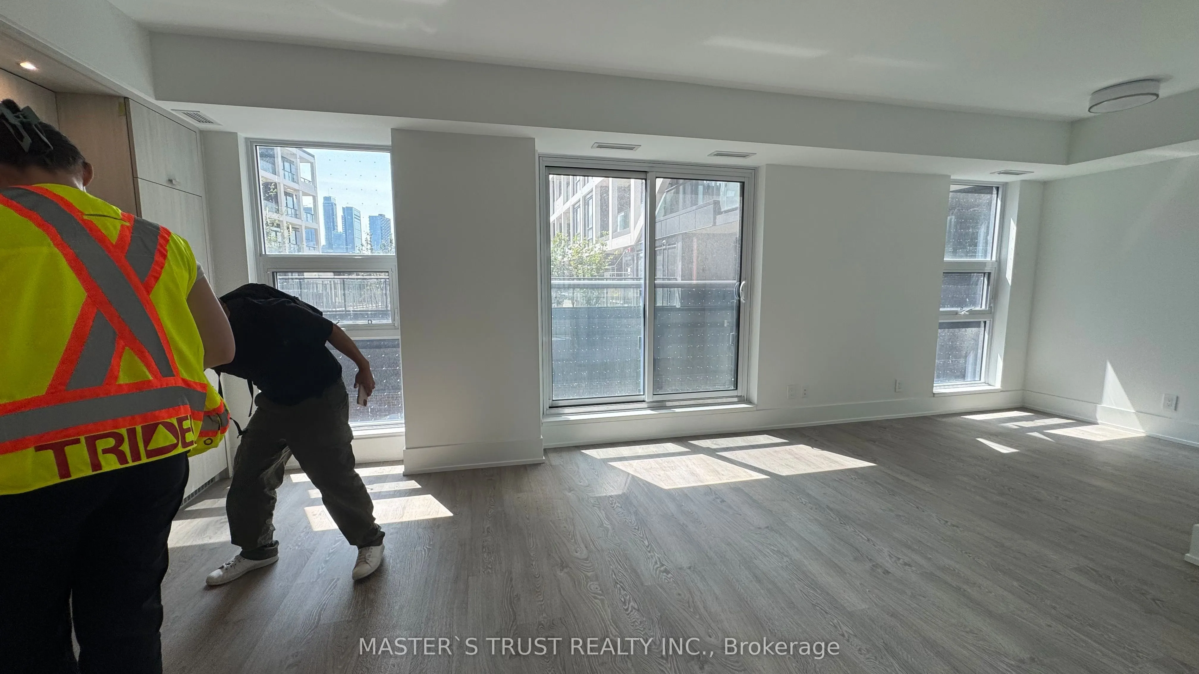 115 denison Avenue S, #317