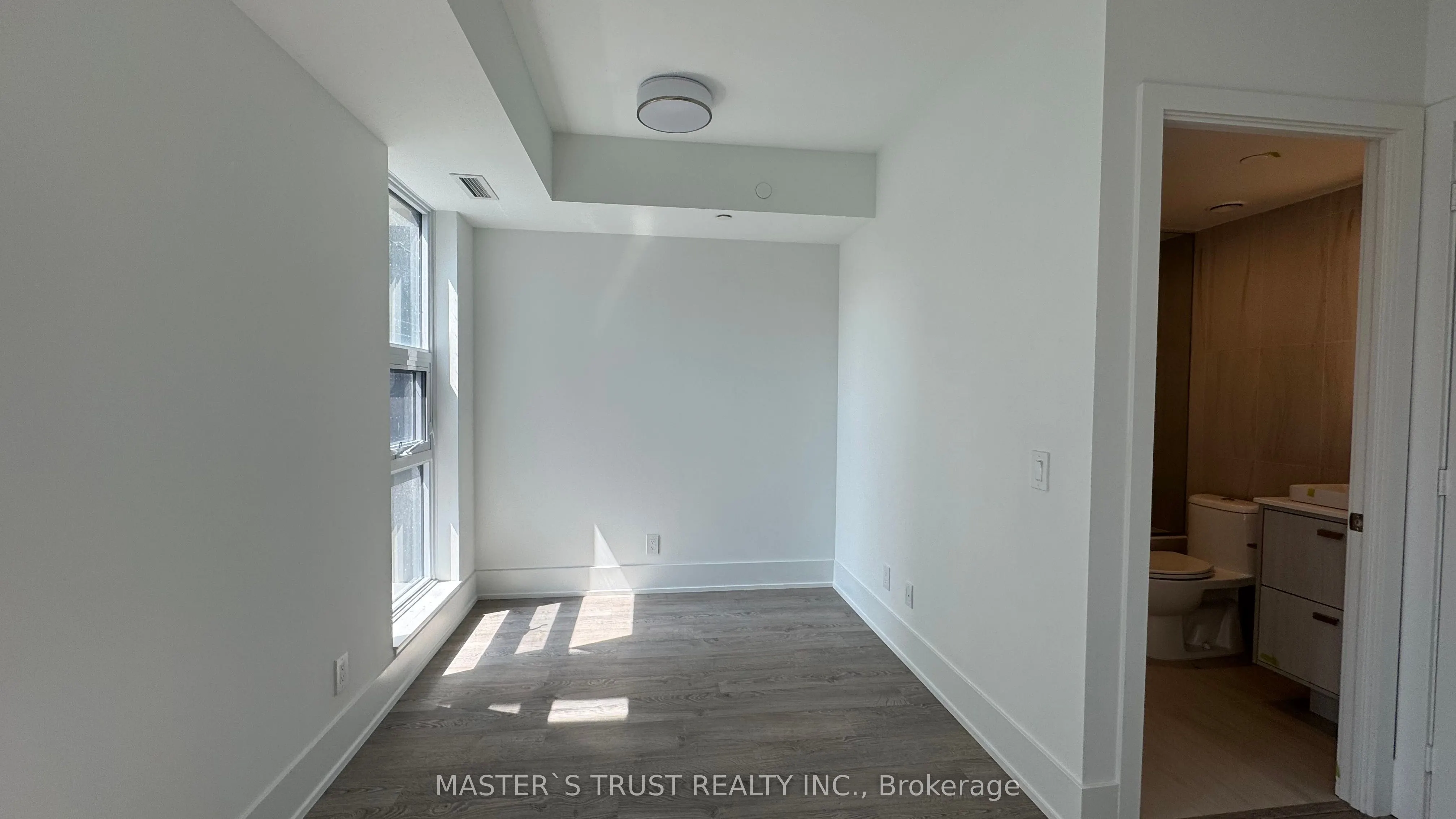 115 denison Avenue S, #317