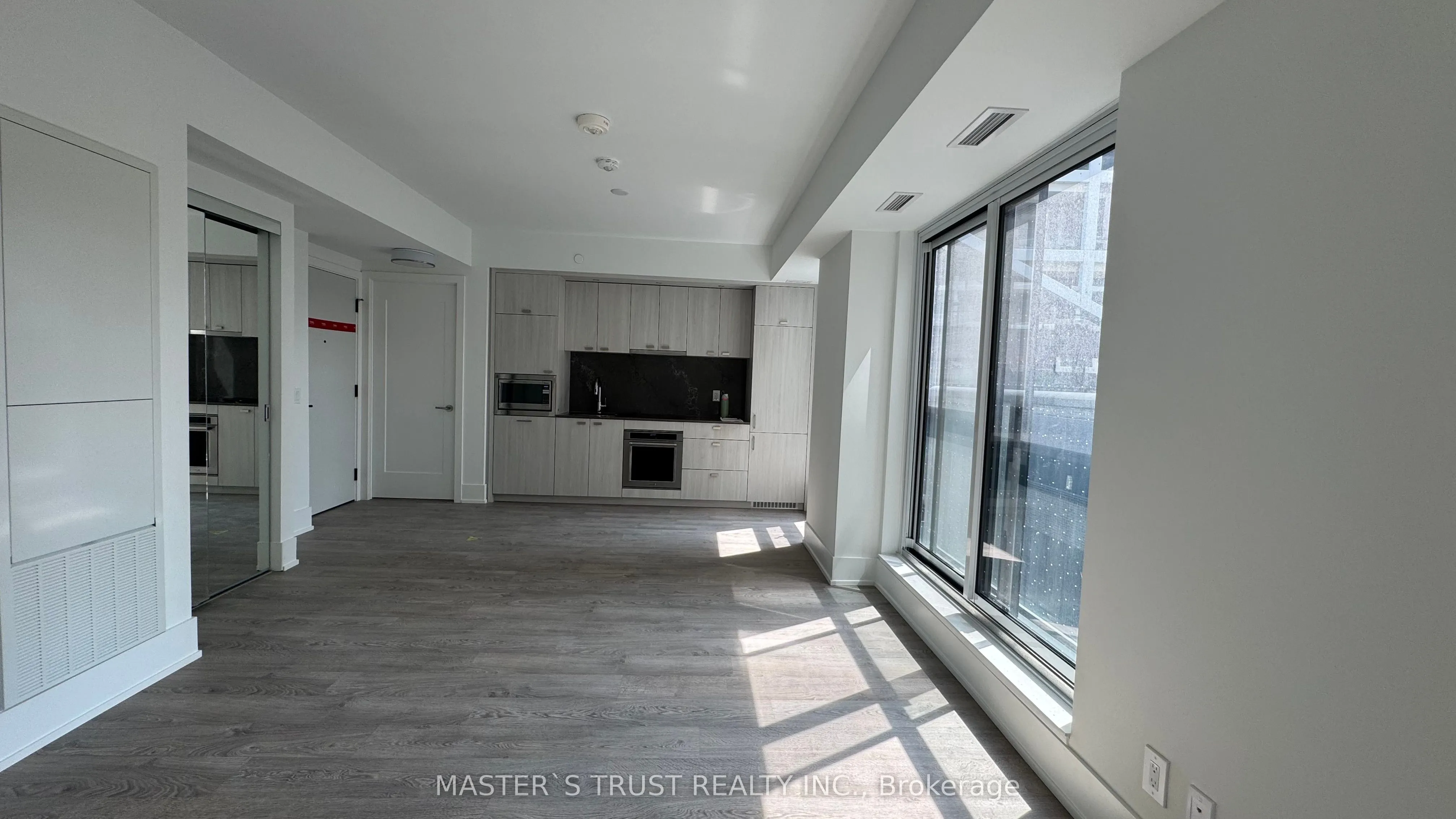 115 denison Avenue S, #317