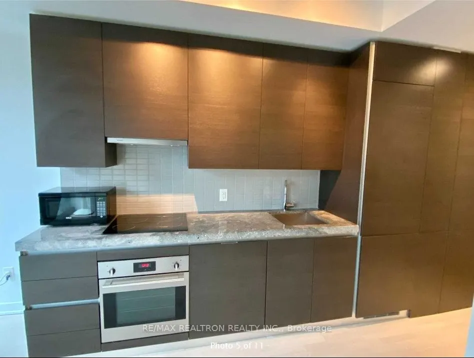 629 King Street W, #519