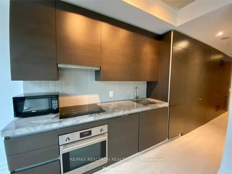 629 King Street W, #519