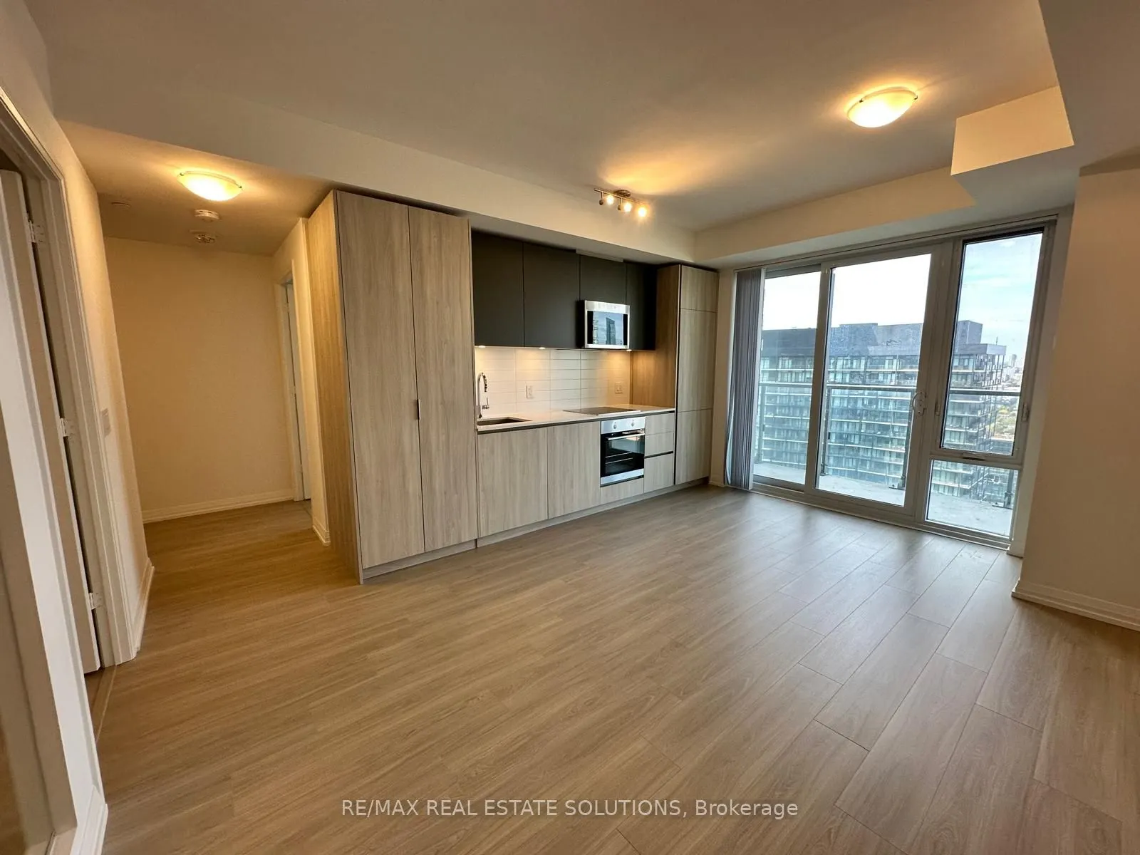 28 Widmer Street, #4026