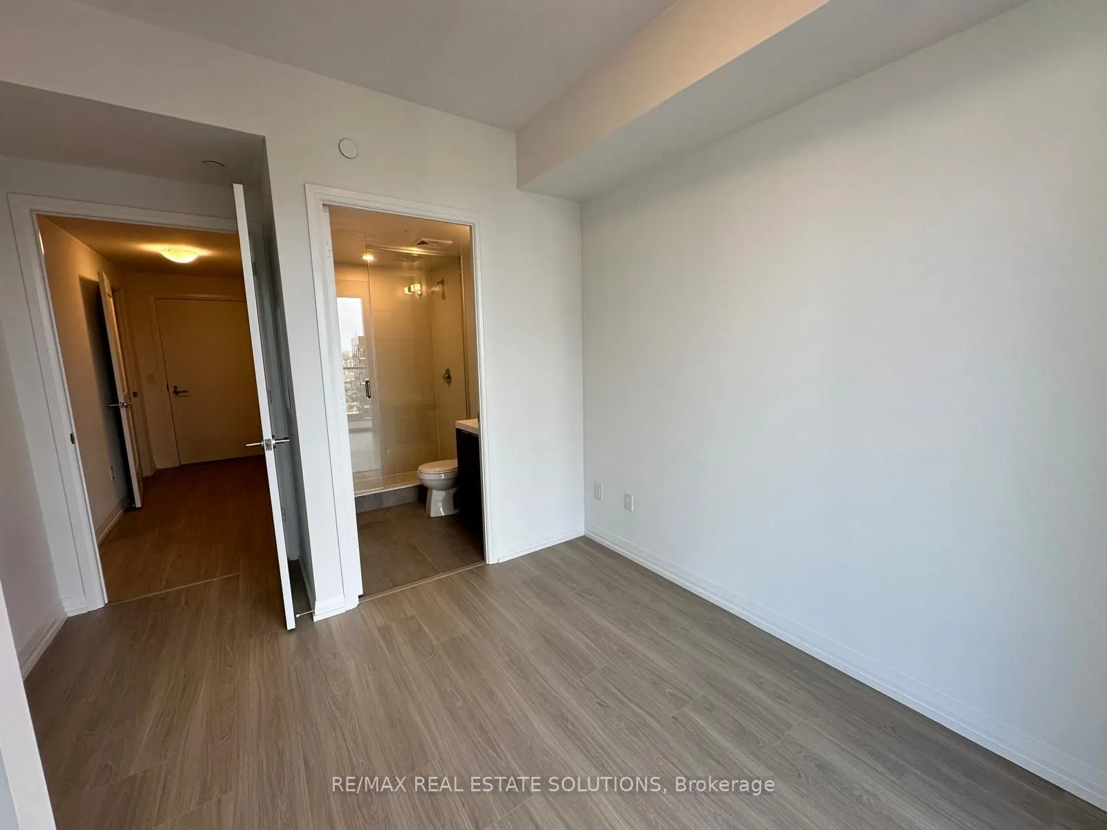 28 Widmer Street, #4026