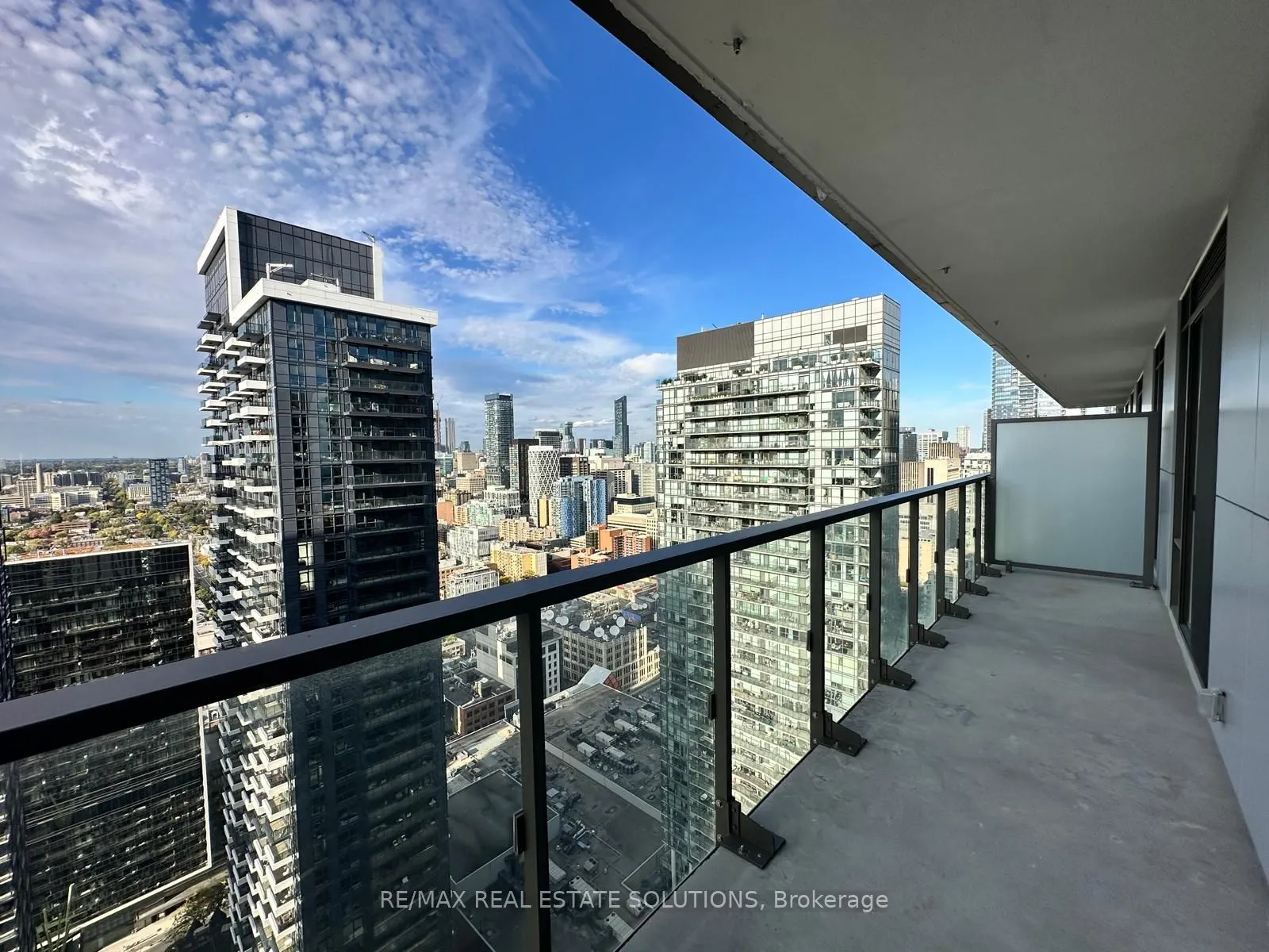 28 Widmer Street, #4026