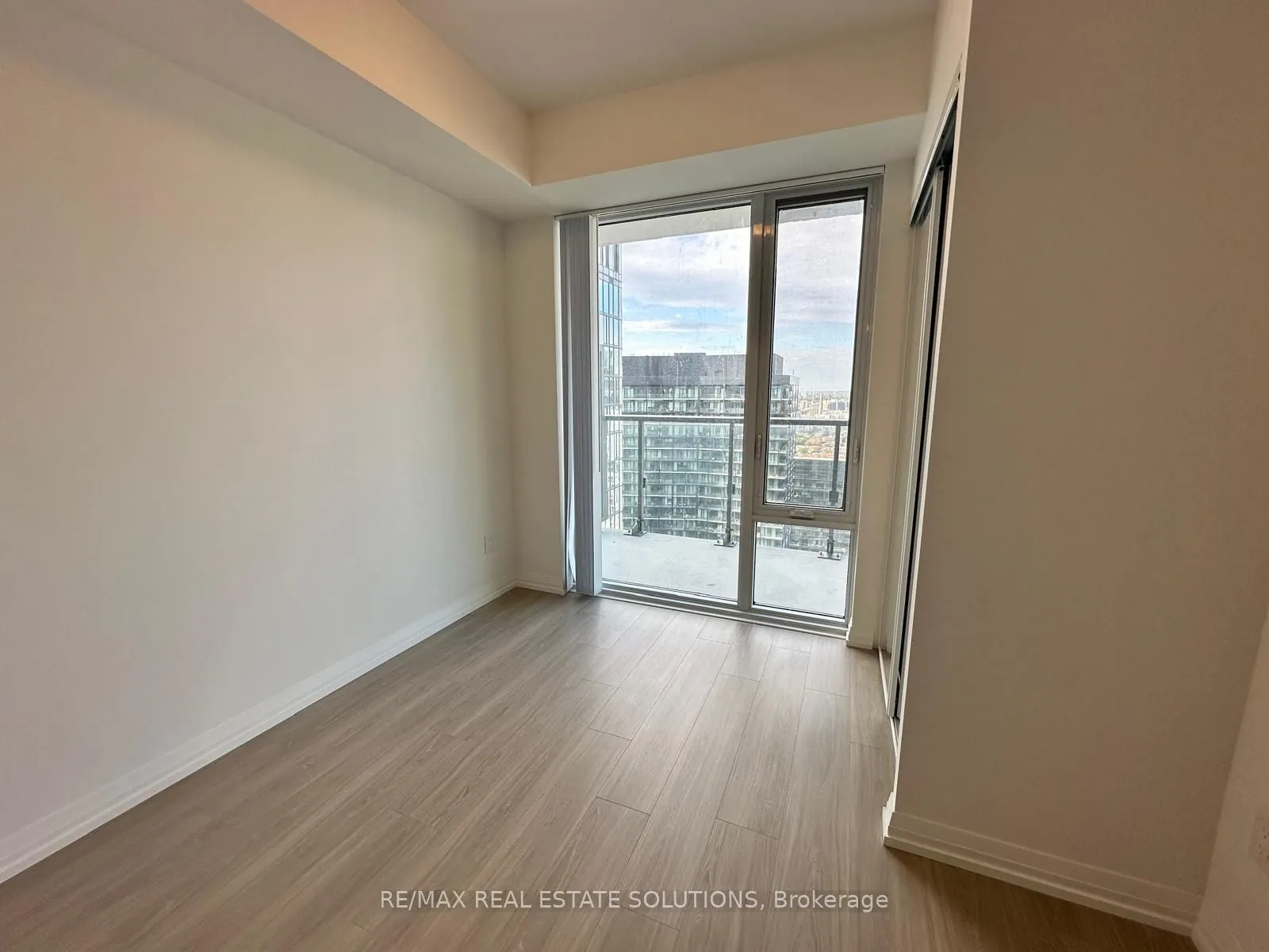 28 Widmer Street, #4026