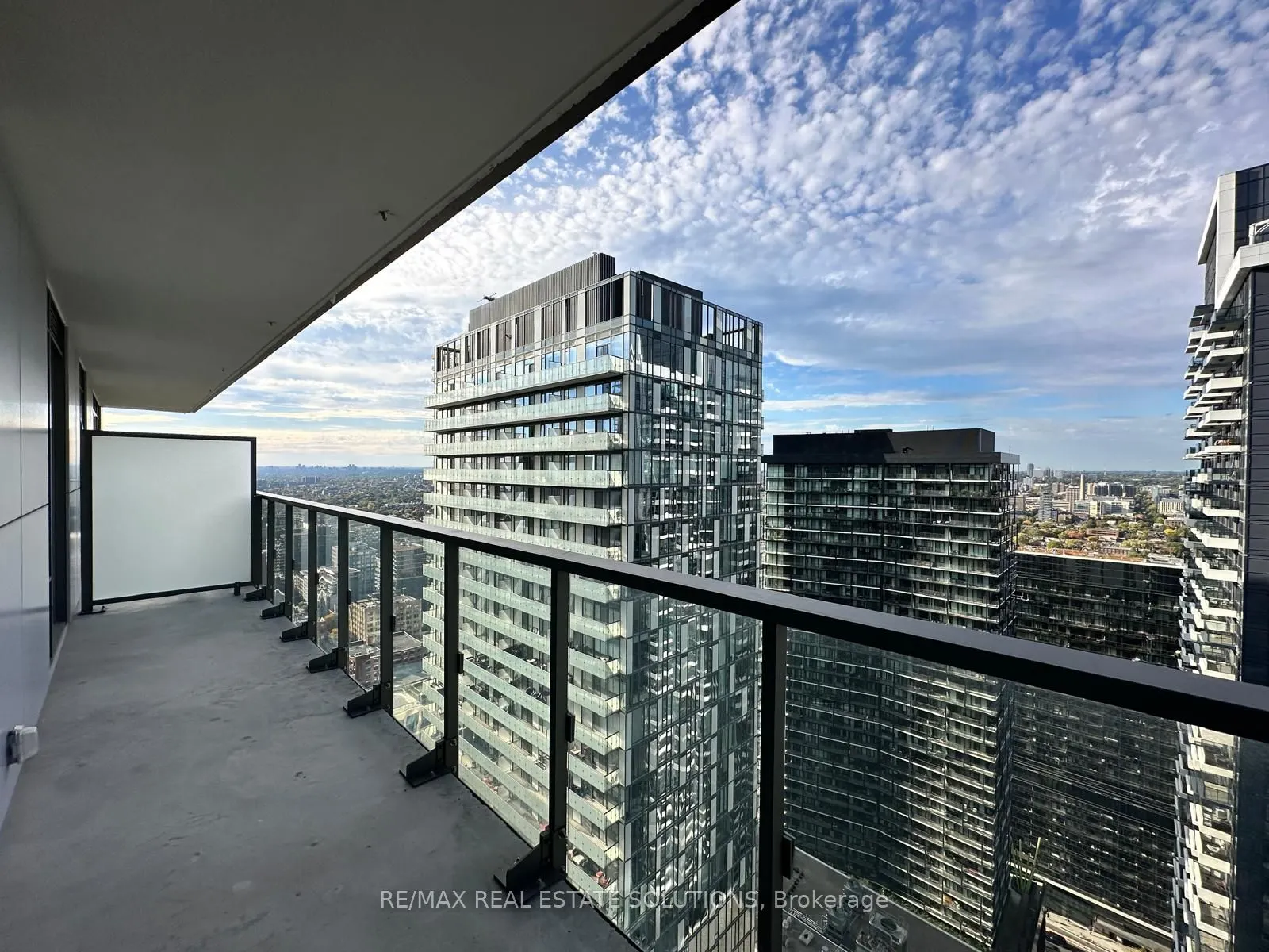 28 Widmer Street, #4026