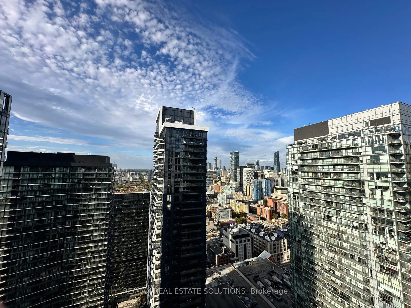 28 Widmer Street, #4026