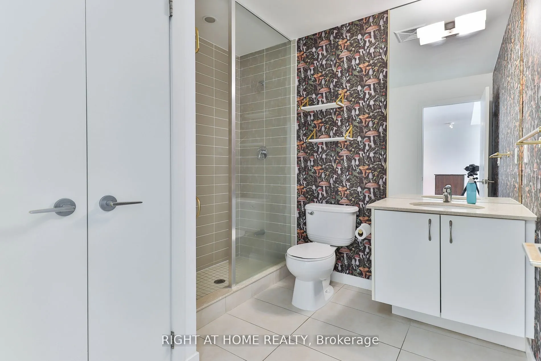 55 East Liberty Street, #812