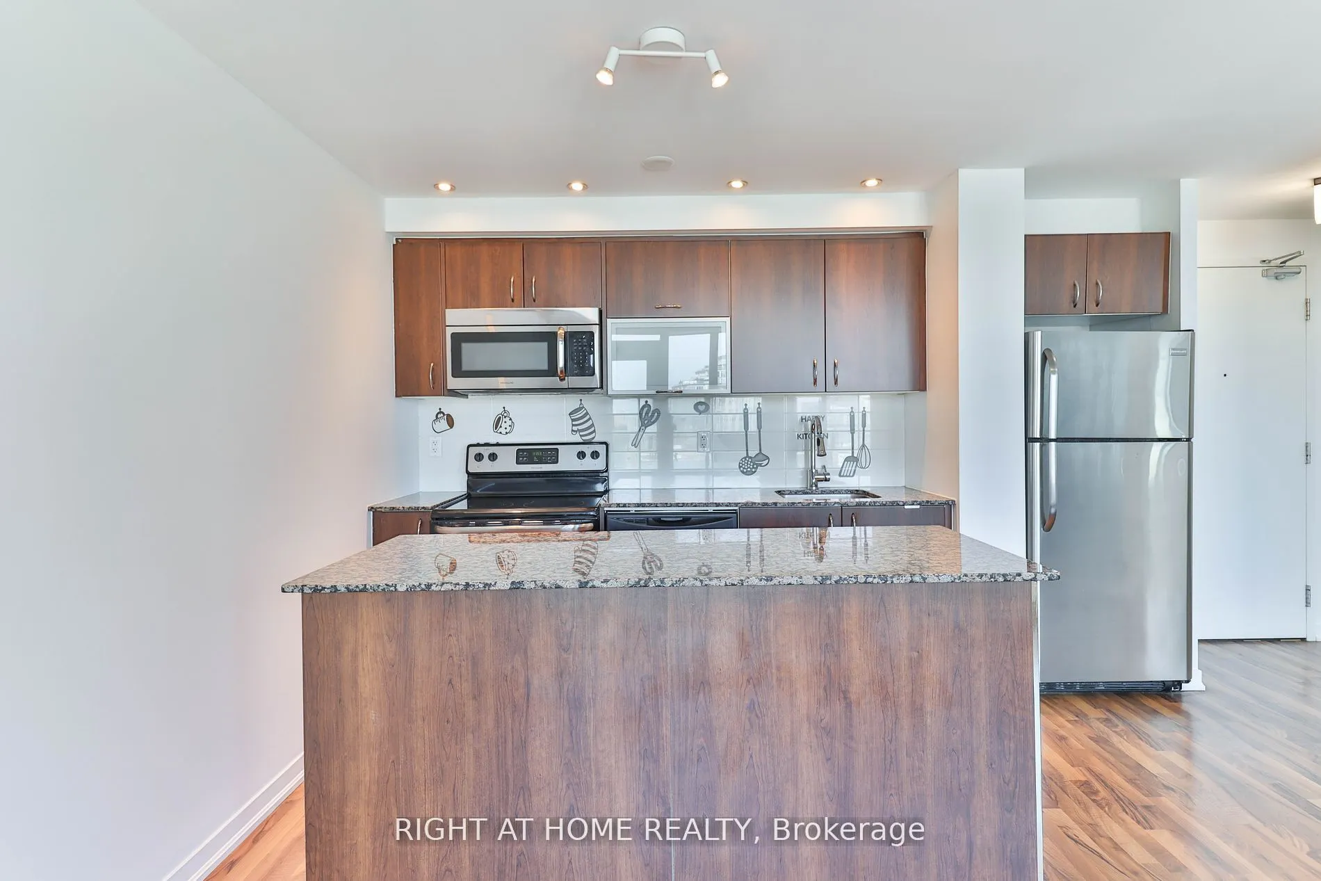 55 East Liberty Street, #812