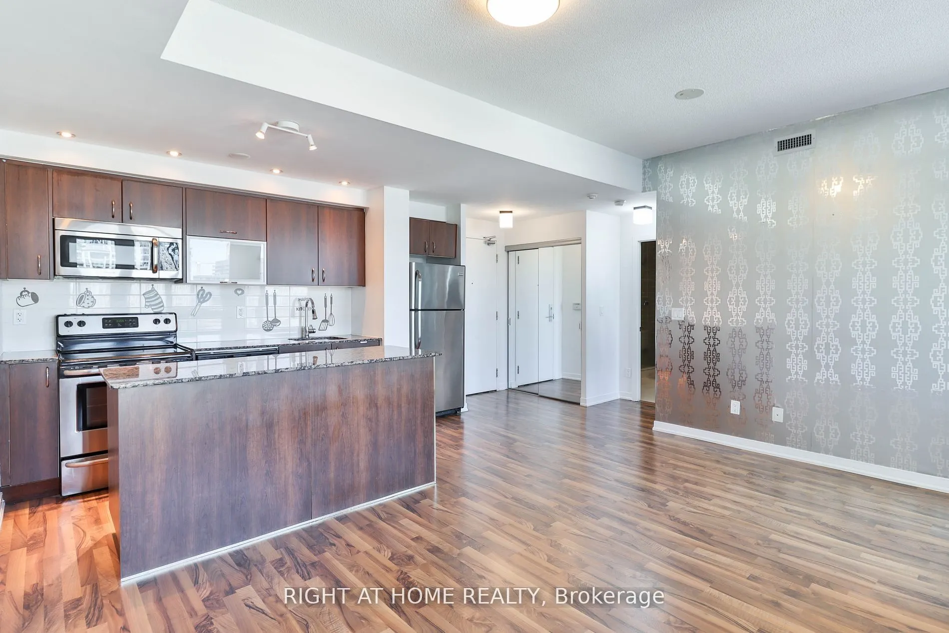 55 East Liberty Street, #812