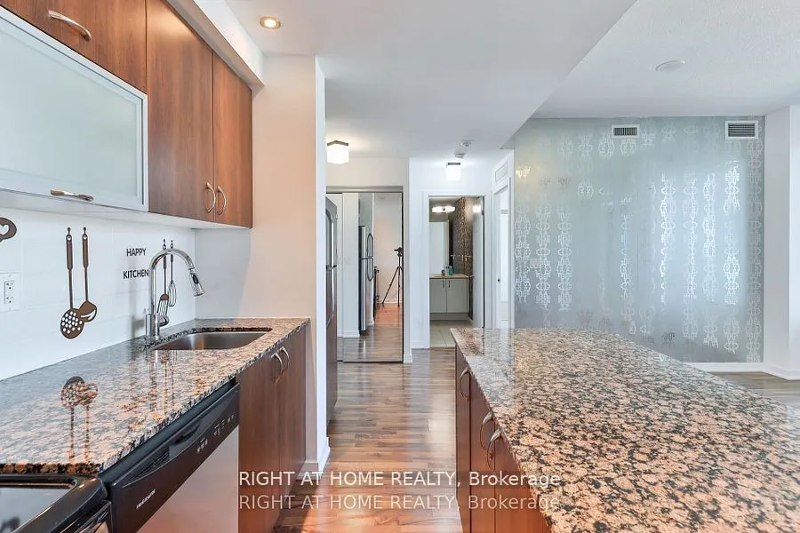 55 East Liberty Street, #812