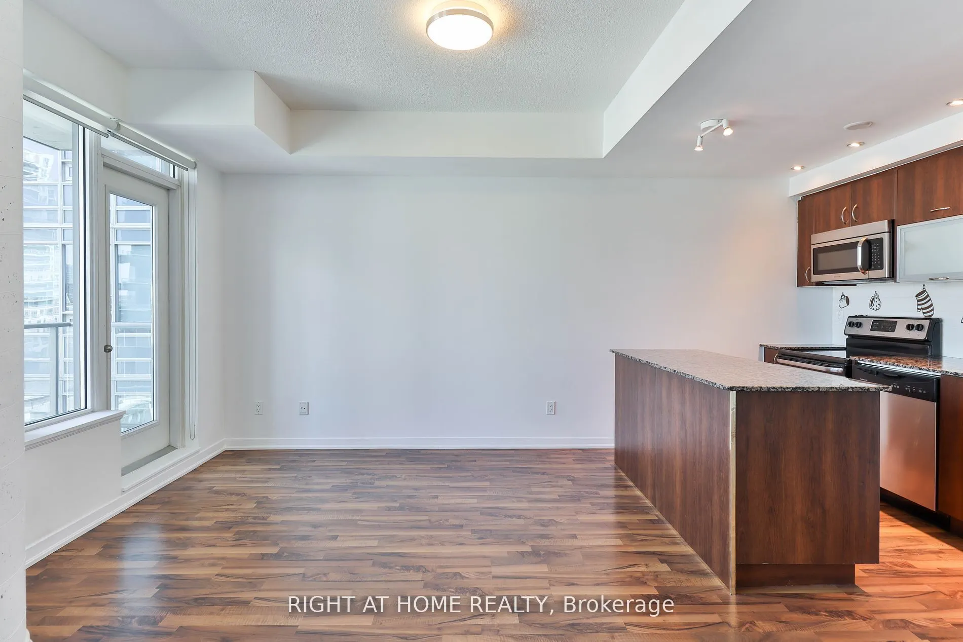 55 East Liberty Street, #812