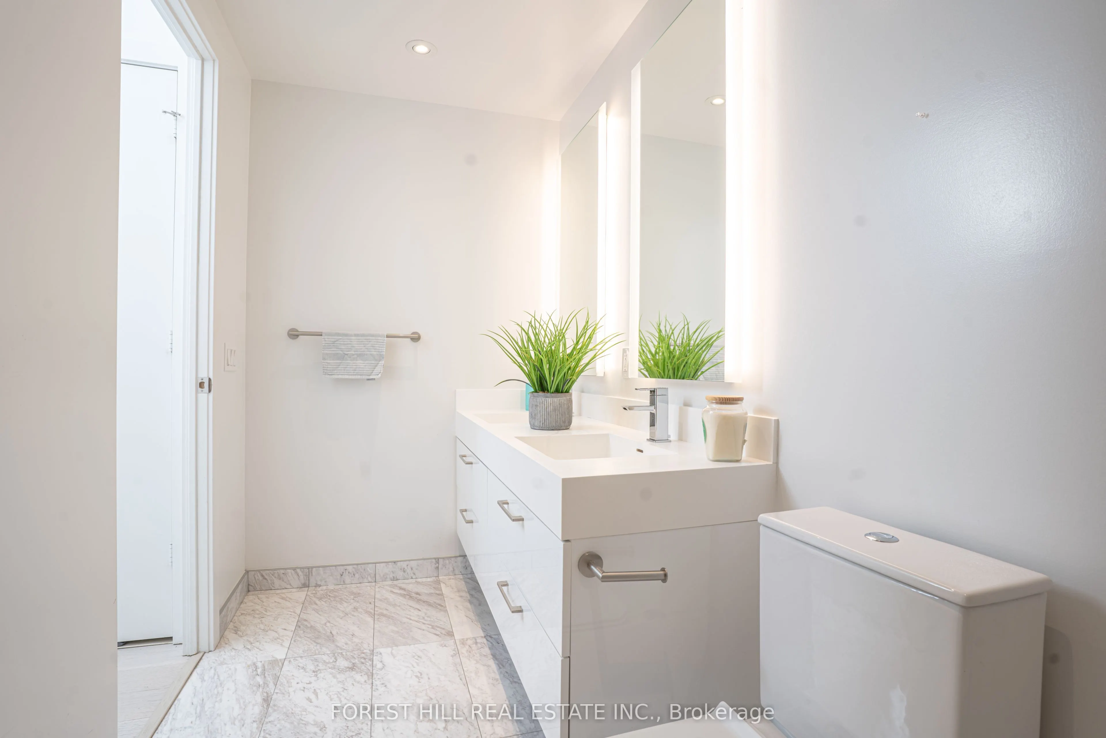 1 Yorkville Avenue, #4101