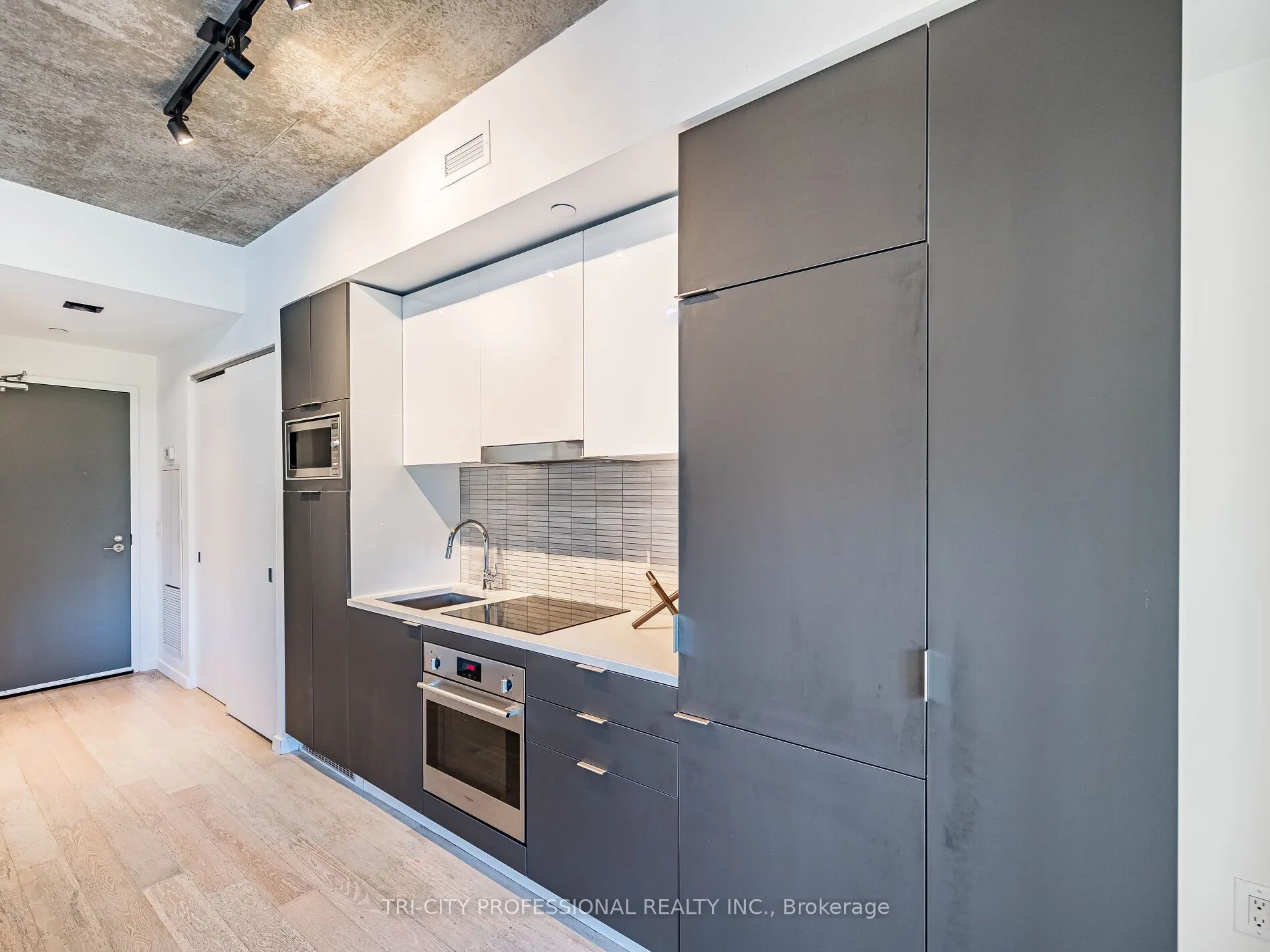 170 Bayview Avenue, #304
