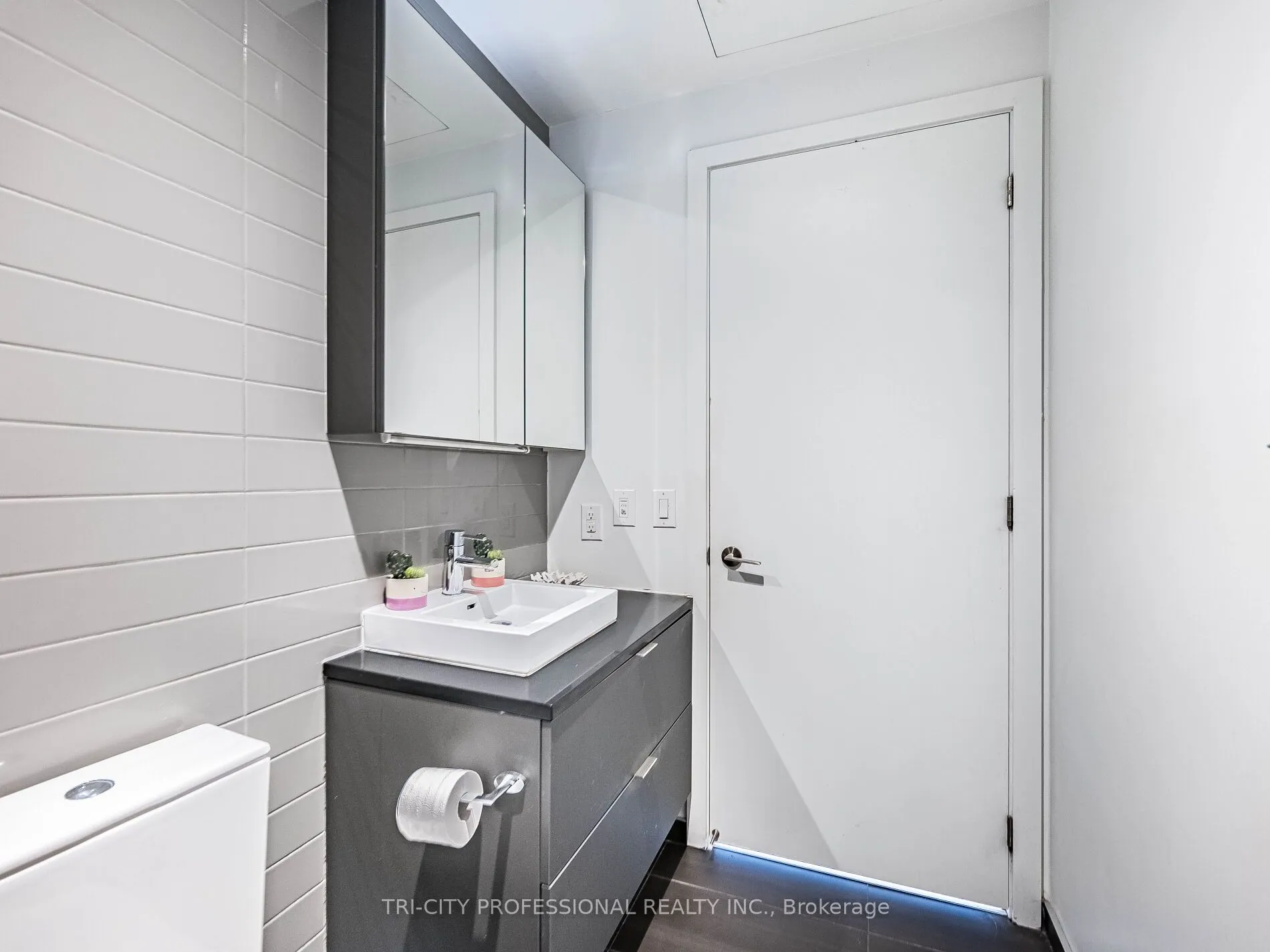 170 Bayview Avenue, #304