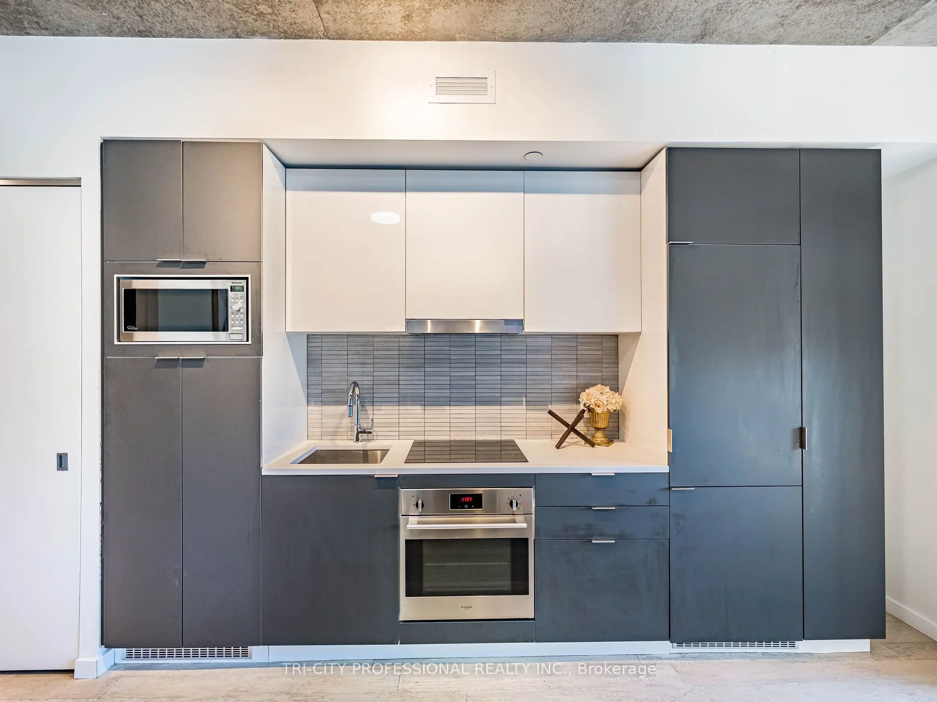 170 Bayview Avenue, #304