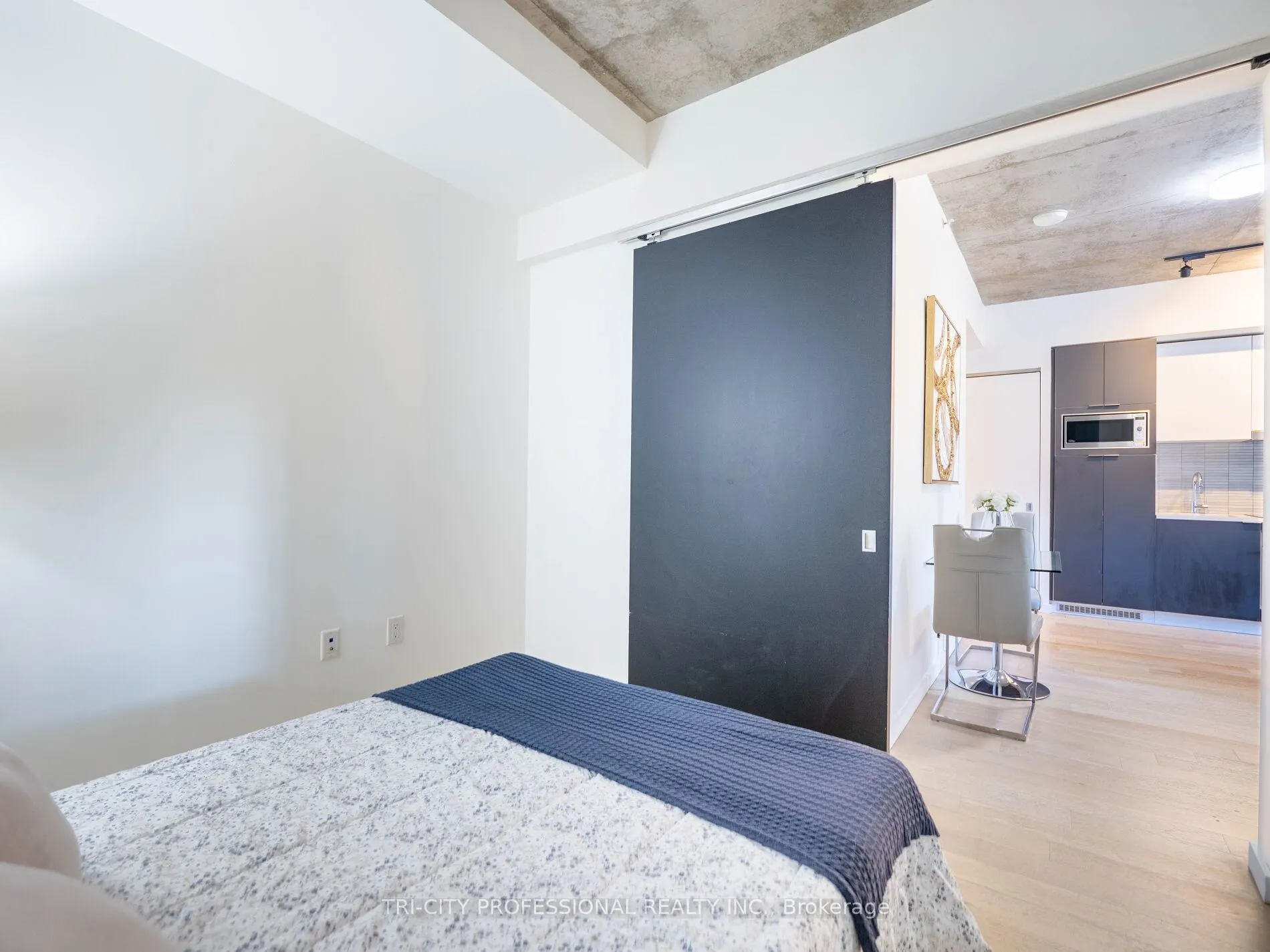 170 Bayview Avenue, #304