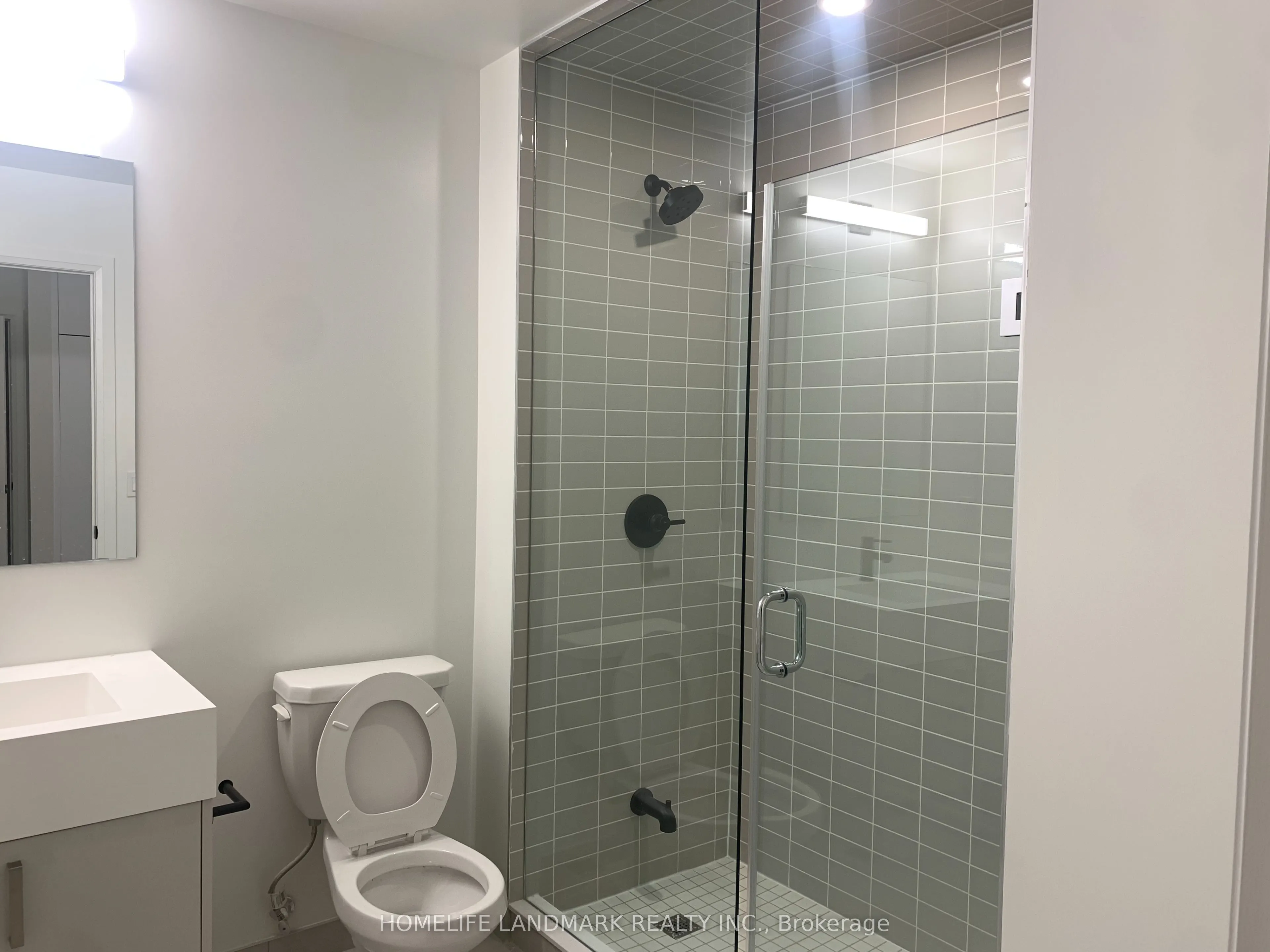280 Dundas Street W, #903