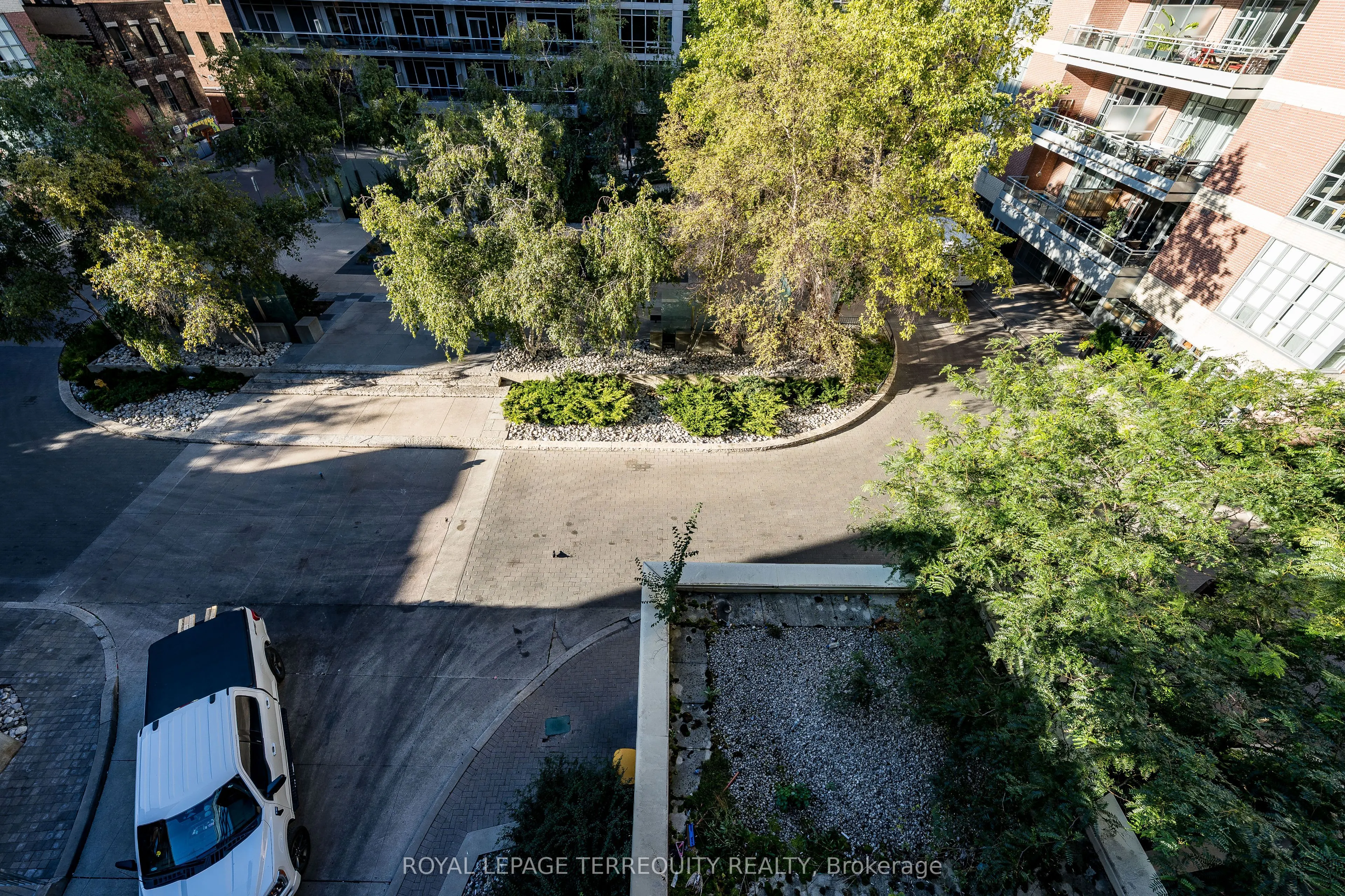 478 King Street W, #417