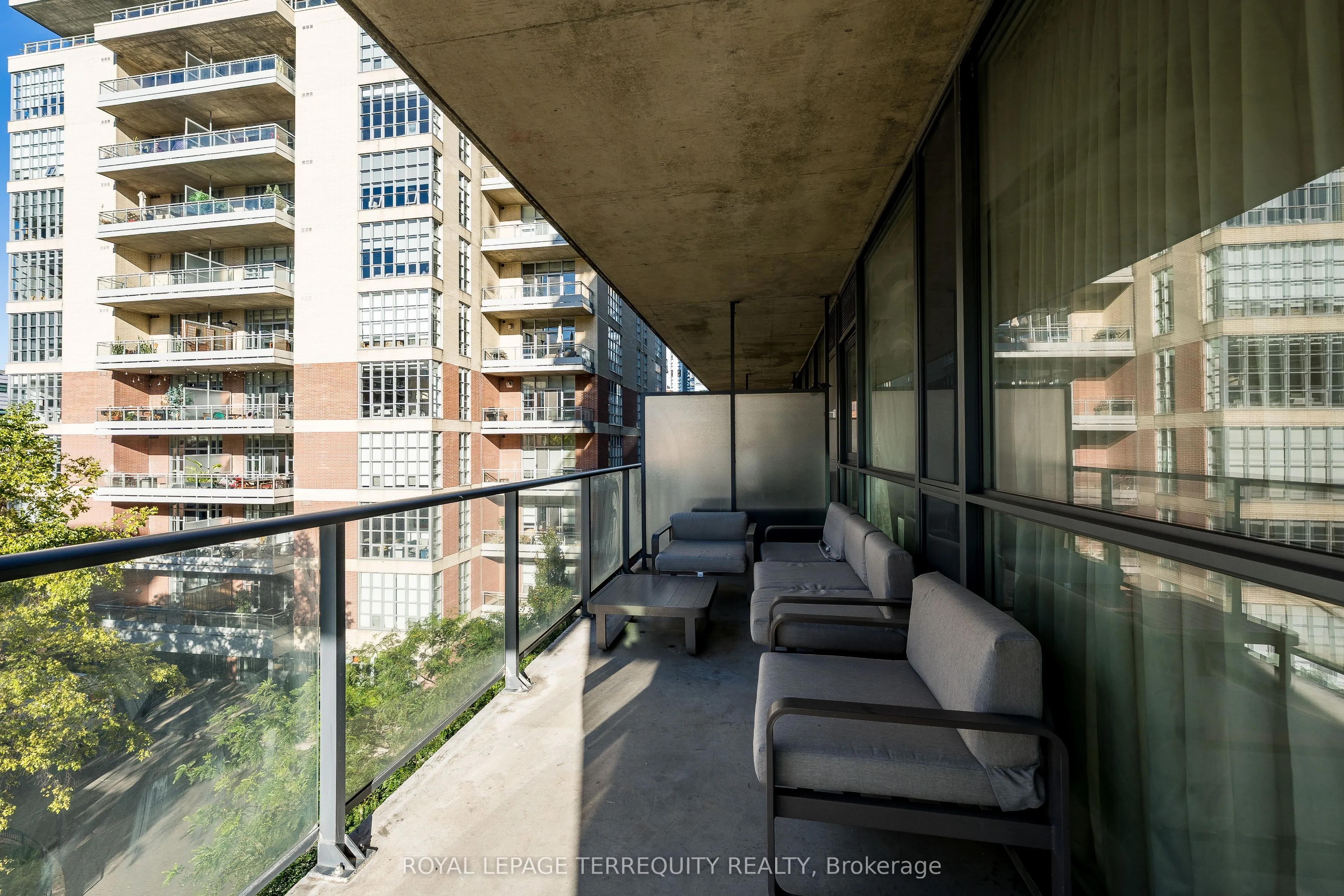 478 King Street W, #417
