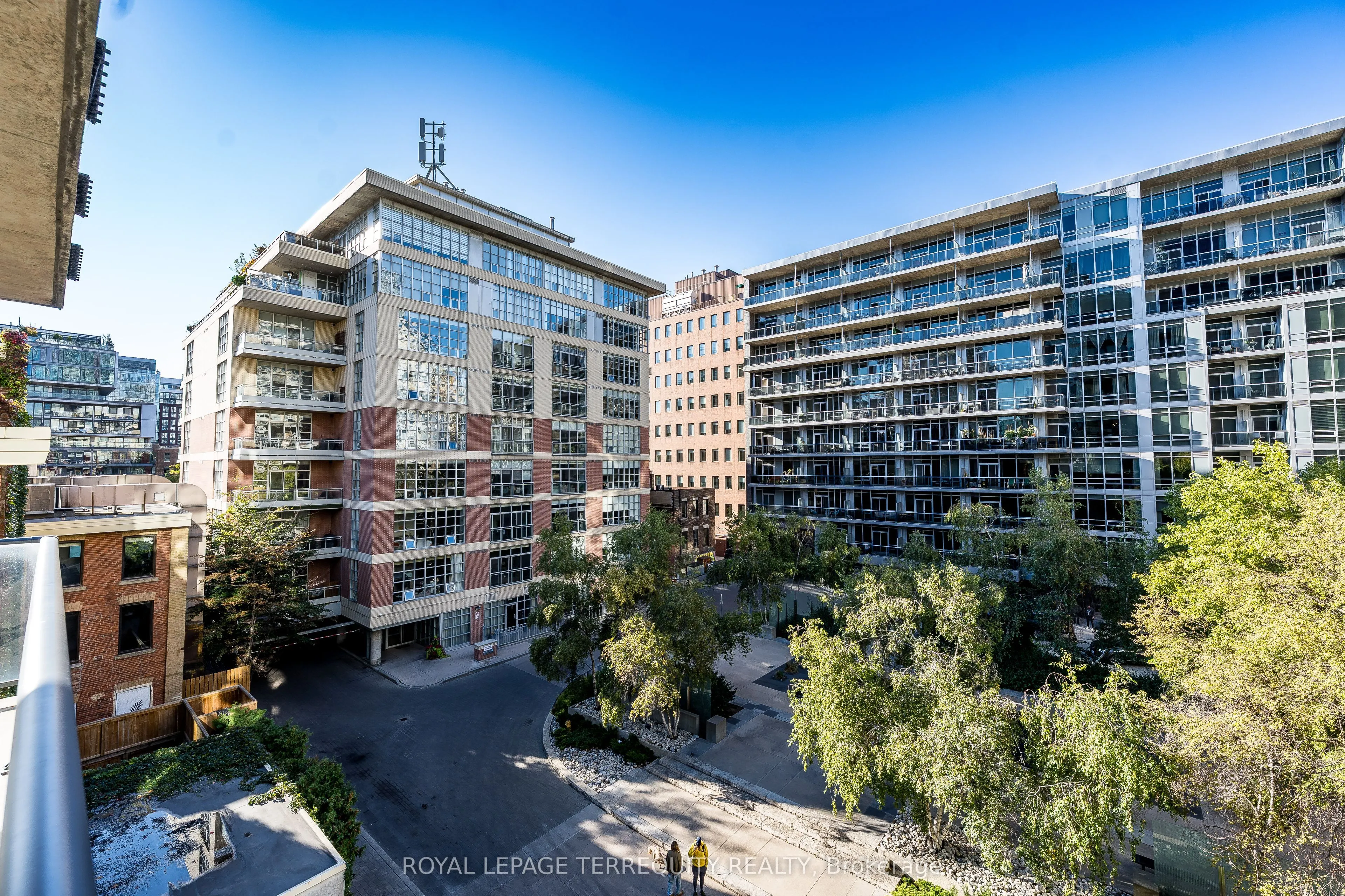 478 King Street W, #417